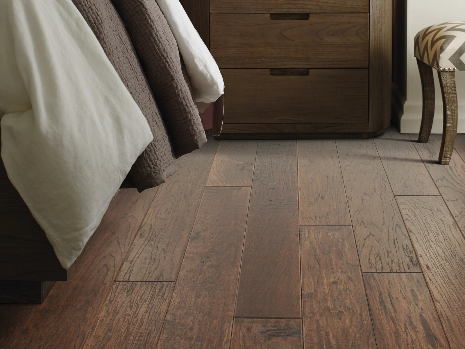 Shaw SW741 Pebble Hill 6″W Handscraped Engineered Hickory – Off White