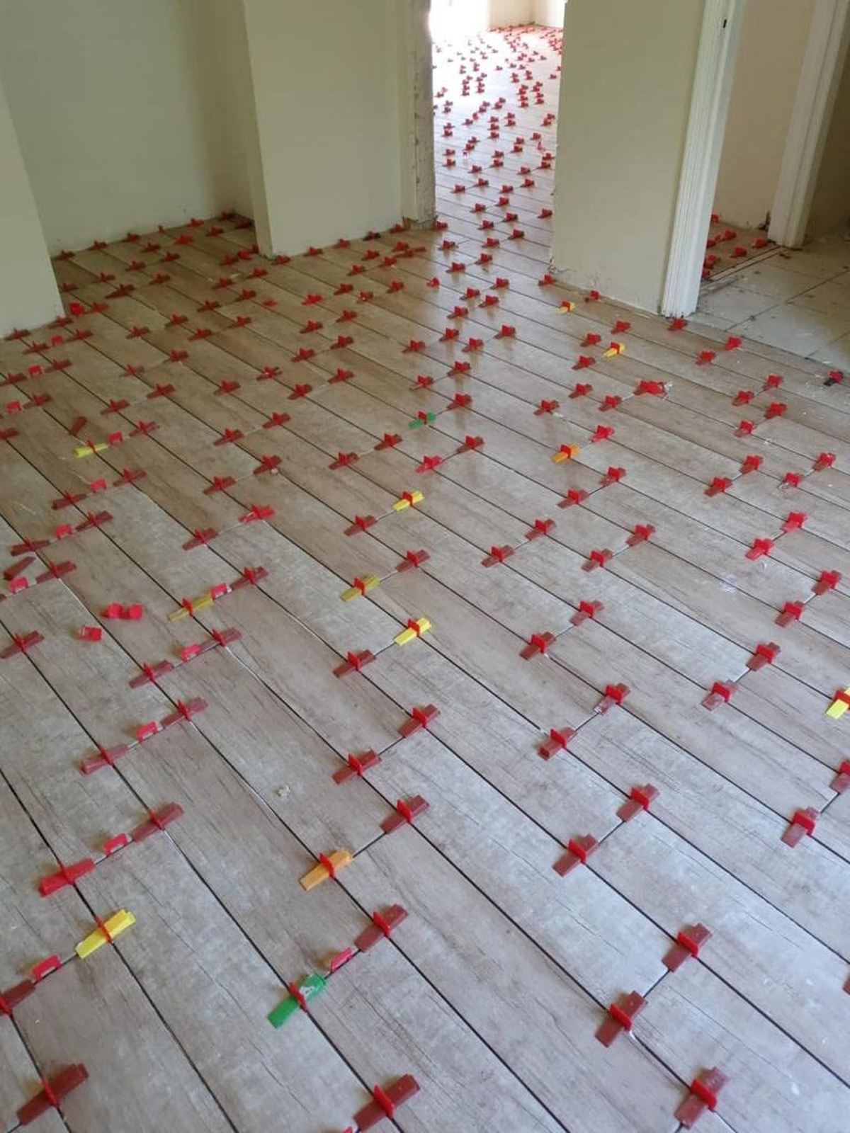 Tile Leveling System (1/32 Inch) – 600 Tile Spacers – Compatible wit