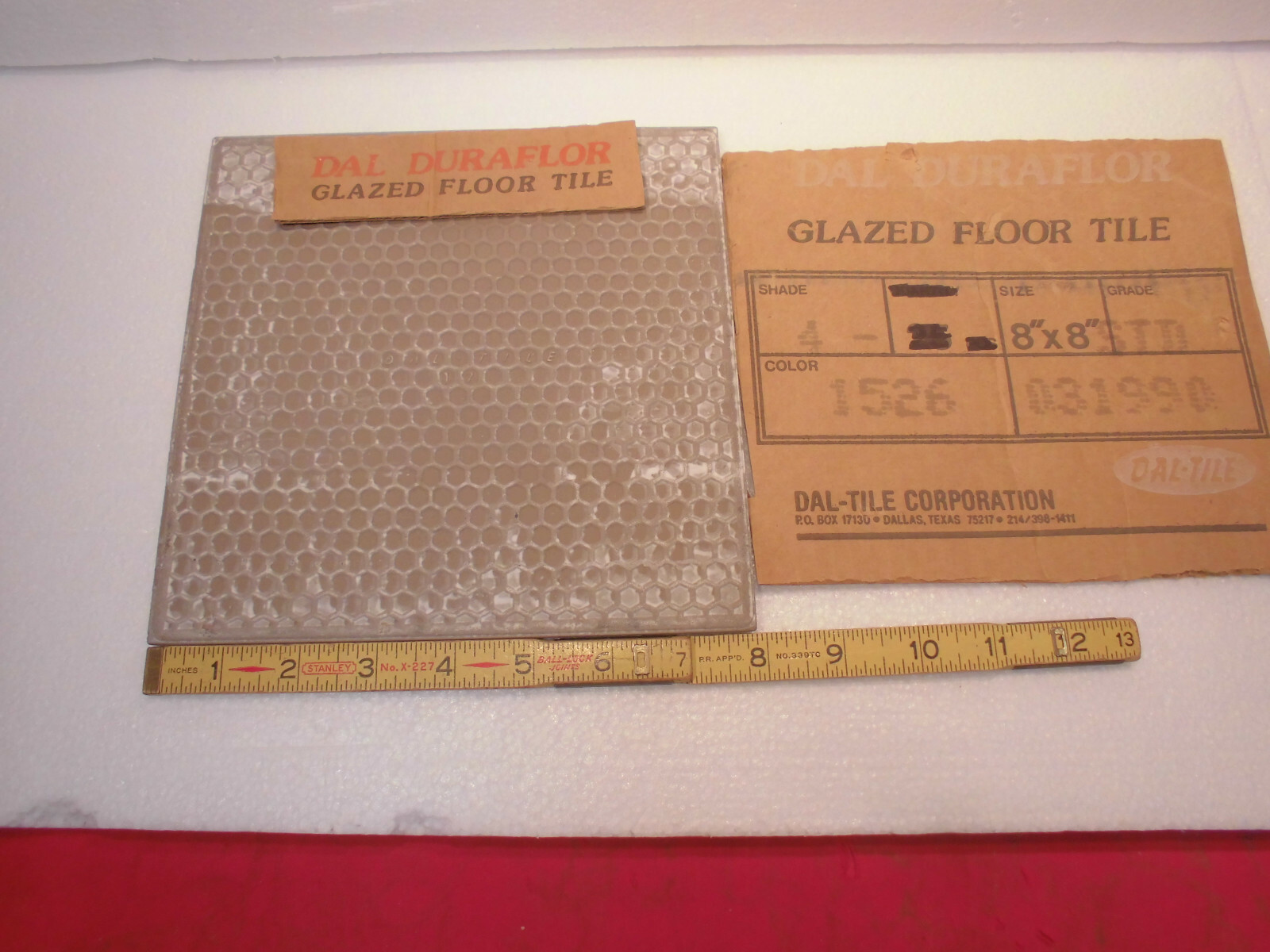 1 pc. Splashes of Grays by Daltile, Ceramic Floor Tile, 8″ X 8″ Dal-Duraflor