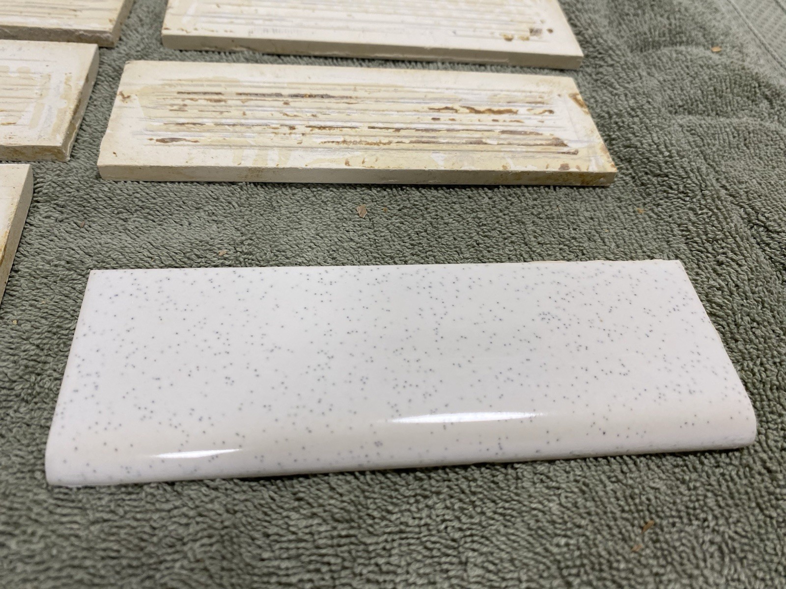 8- Vintage (1950-60s) White Speckled Ceramic Tile – Edge Bullnose (6×2)
