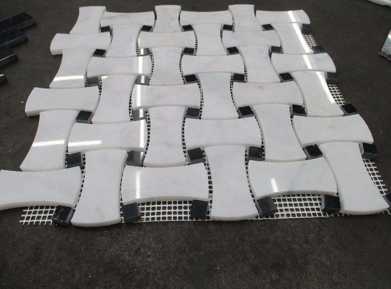 C67L1XP Carrara Venato Marble Big DogBone Basketweave Mosaic Tile Polished