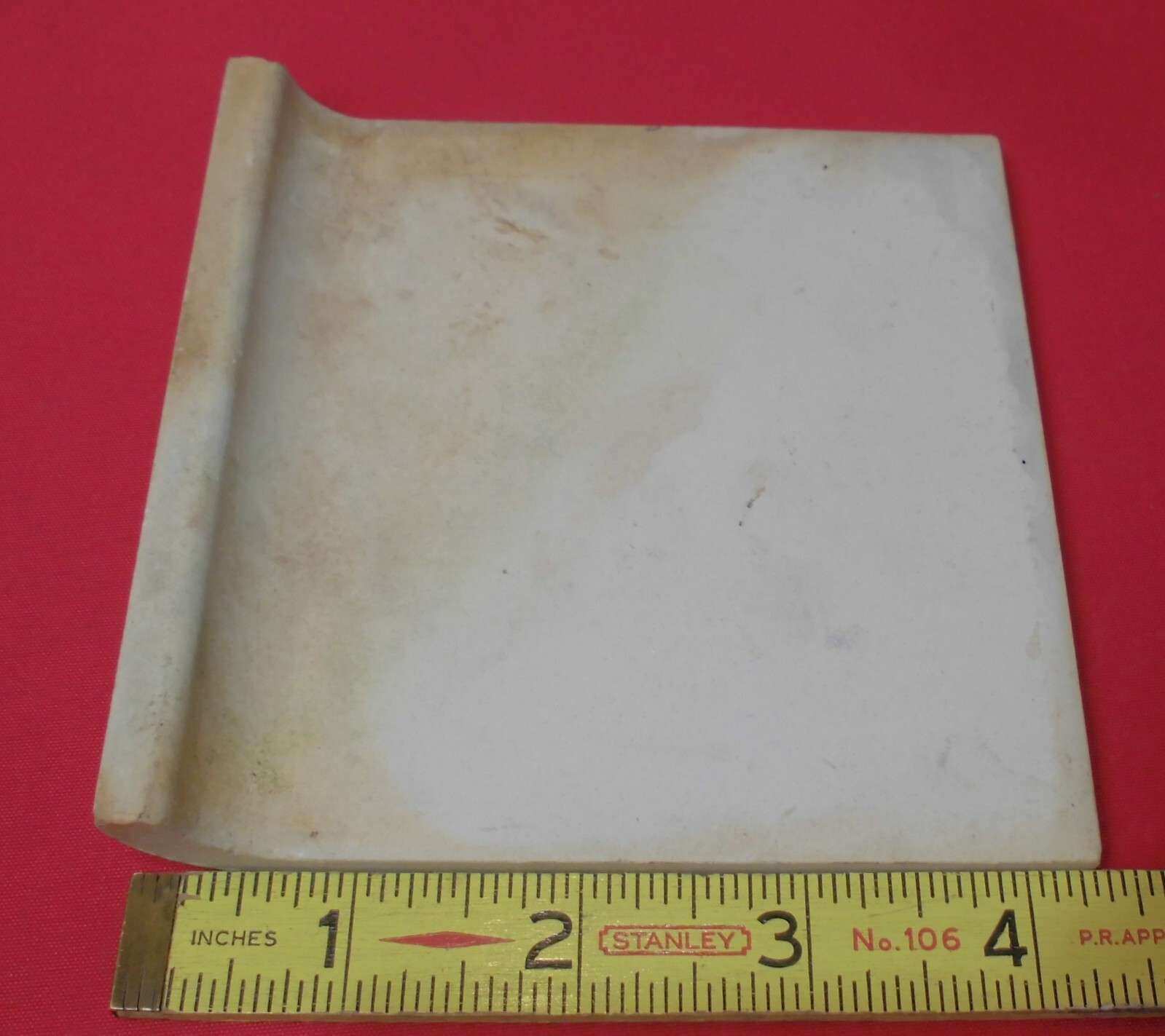 1 pc. Oatmeal: Glossy Ceramic Radius Bullnose tile 4-3/8″ Speckled Beige Defects