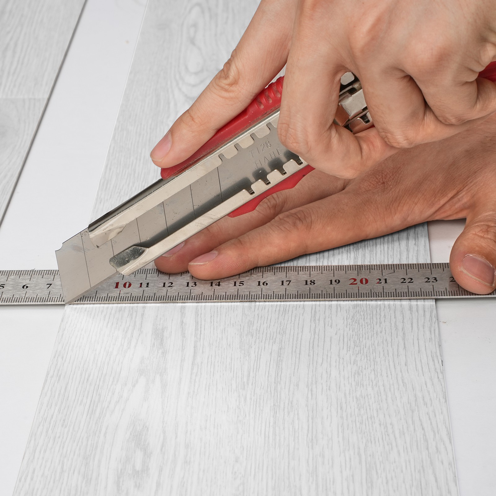 Self Adhesive Vinyl Floor Tiles 36″ x 6″, 36 Tiles 2.5mm Thick Light Gray