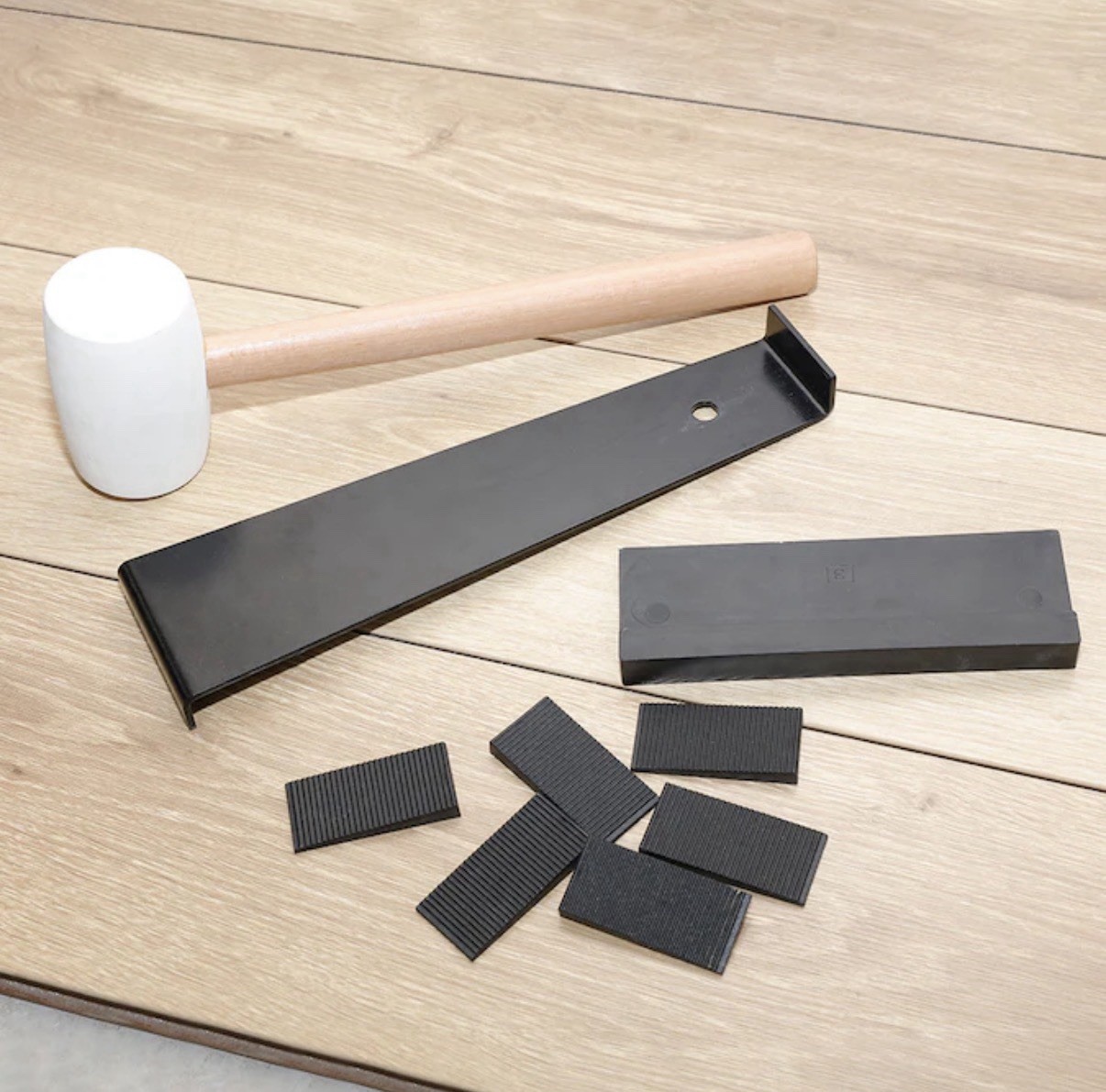 Project Source Flooring 4-pc Installation kit