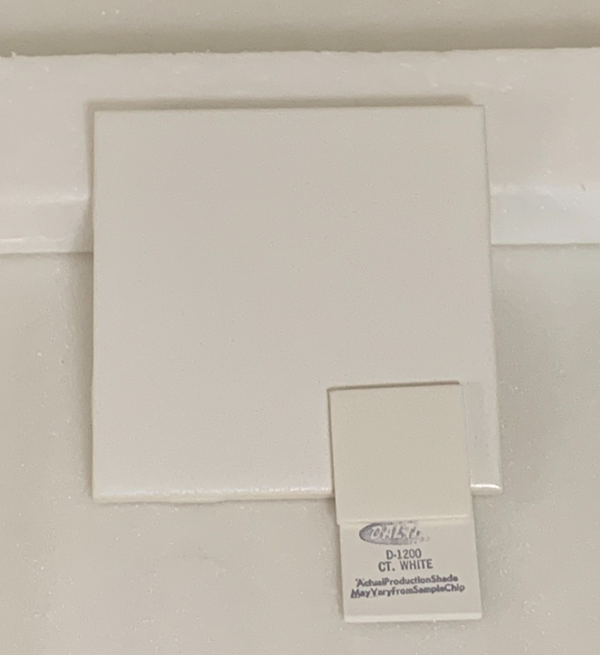New Vintage Daltile 4 1/4″ X 4 1/4″ Crystaltex White D 1200