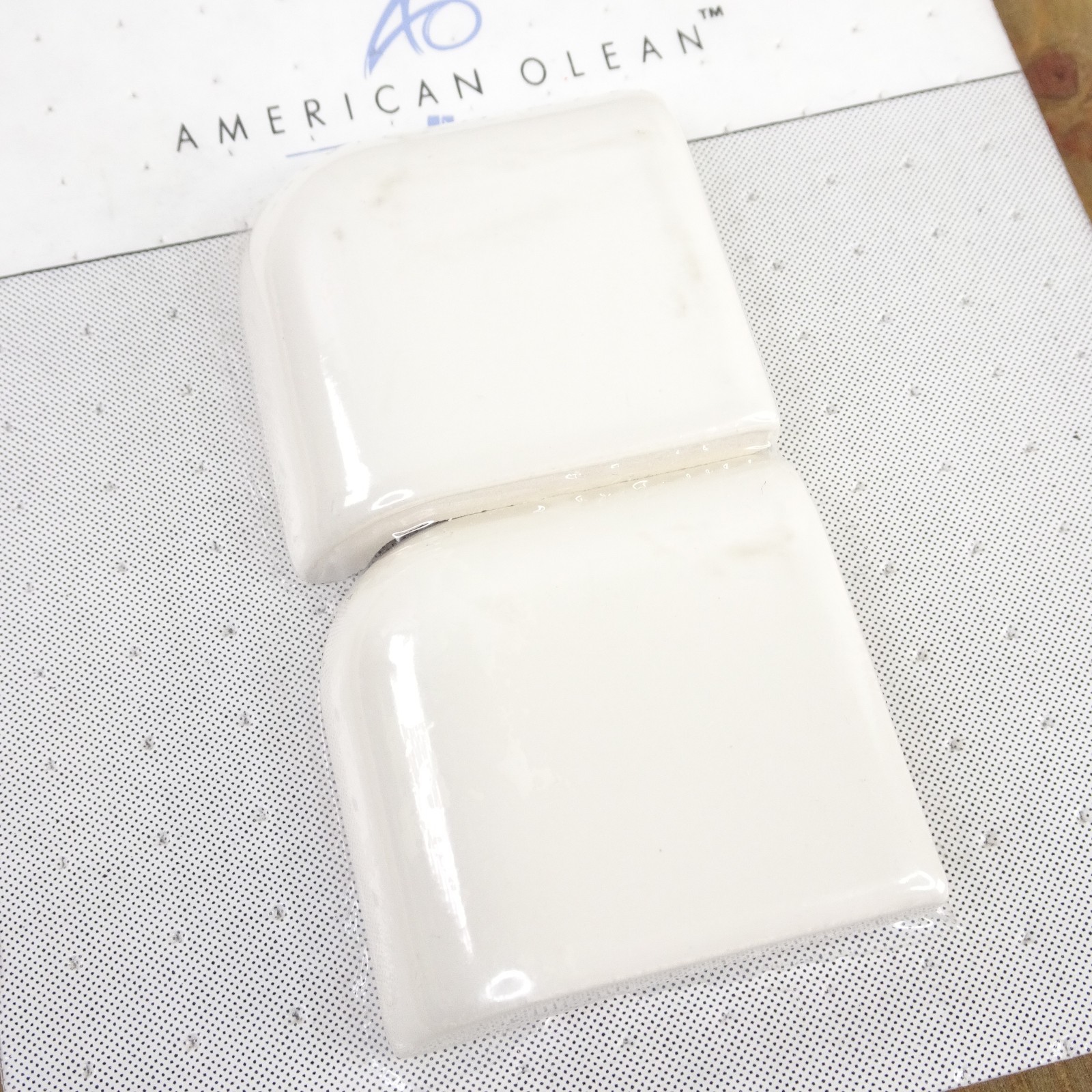 2 American Olean Starting Line Gloss Biscuit 2″x2″ 5x5cm Outside Corner SL11