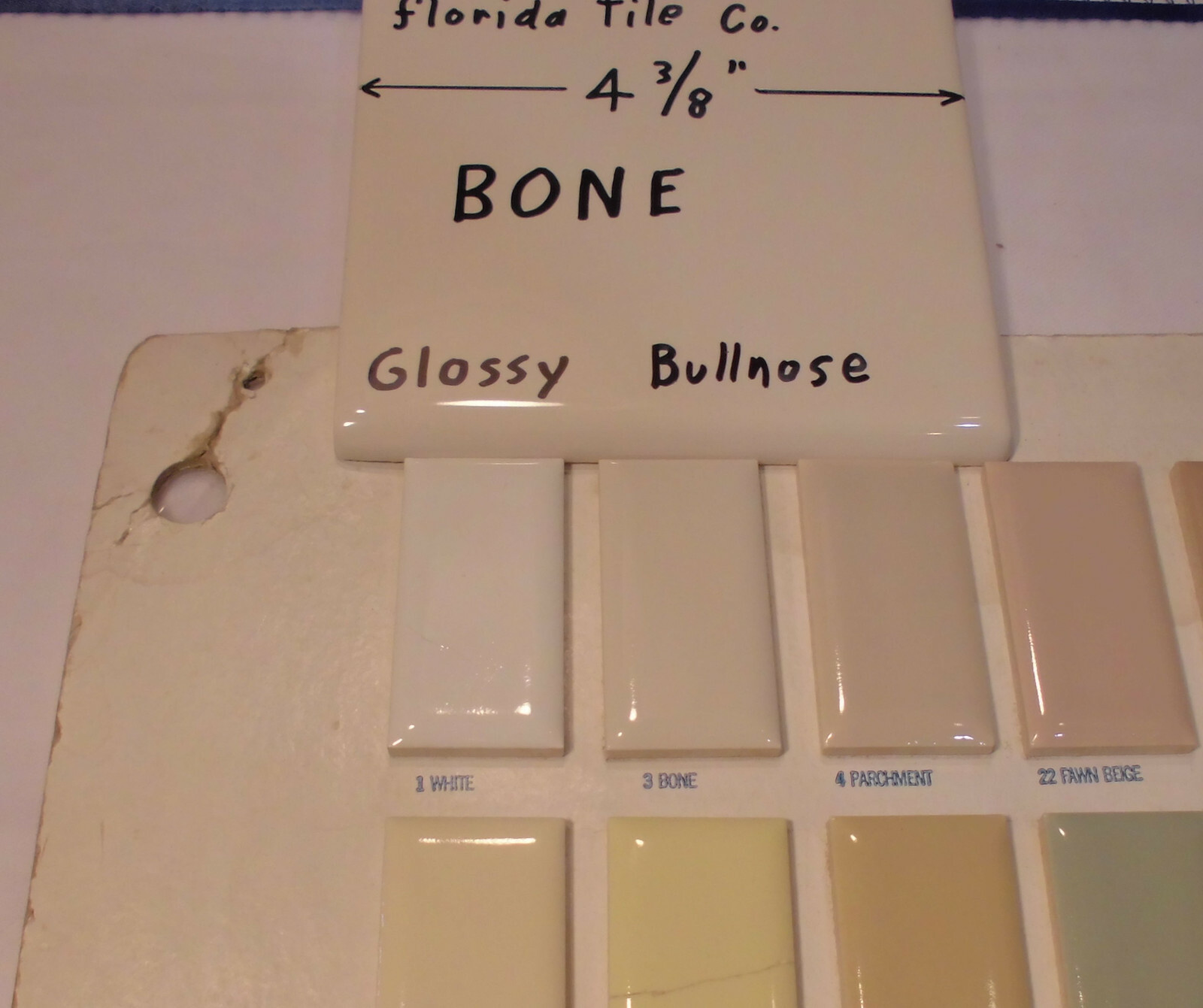 1 pc. Bullnose Ceramic Tile *Bone* 4-3/8″ Florida Co. New Stock Glossy Mint