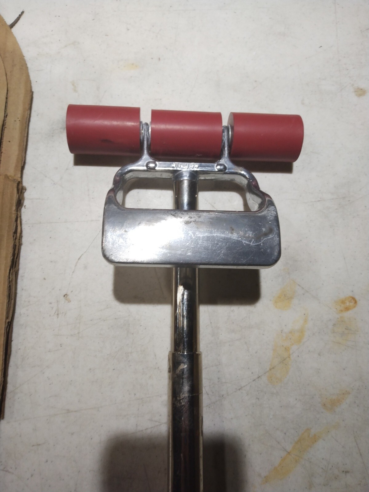 Roberts han 10-955 Light weight Compact Extendable Handle Floor Roller