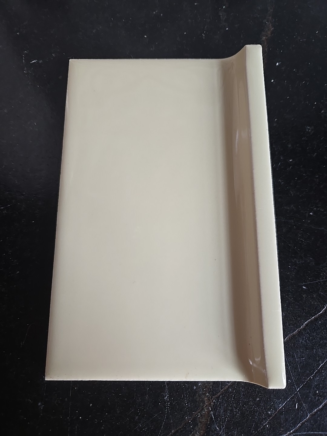 Vintage Cove Base Yellow Tile NOS Florida Tile 6 1/8″ X 3 7/8″