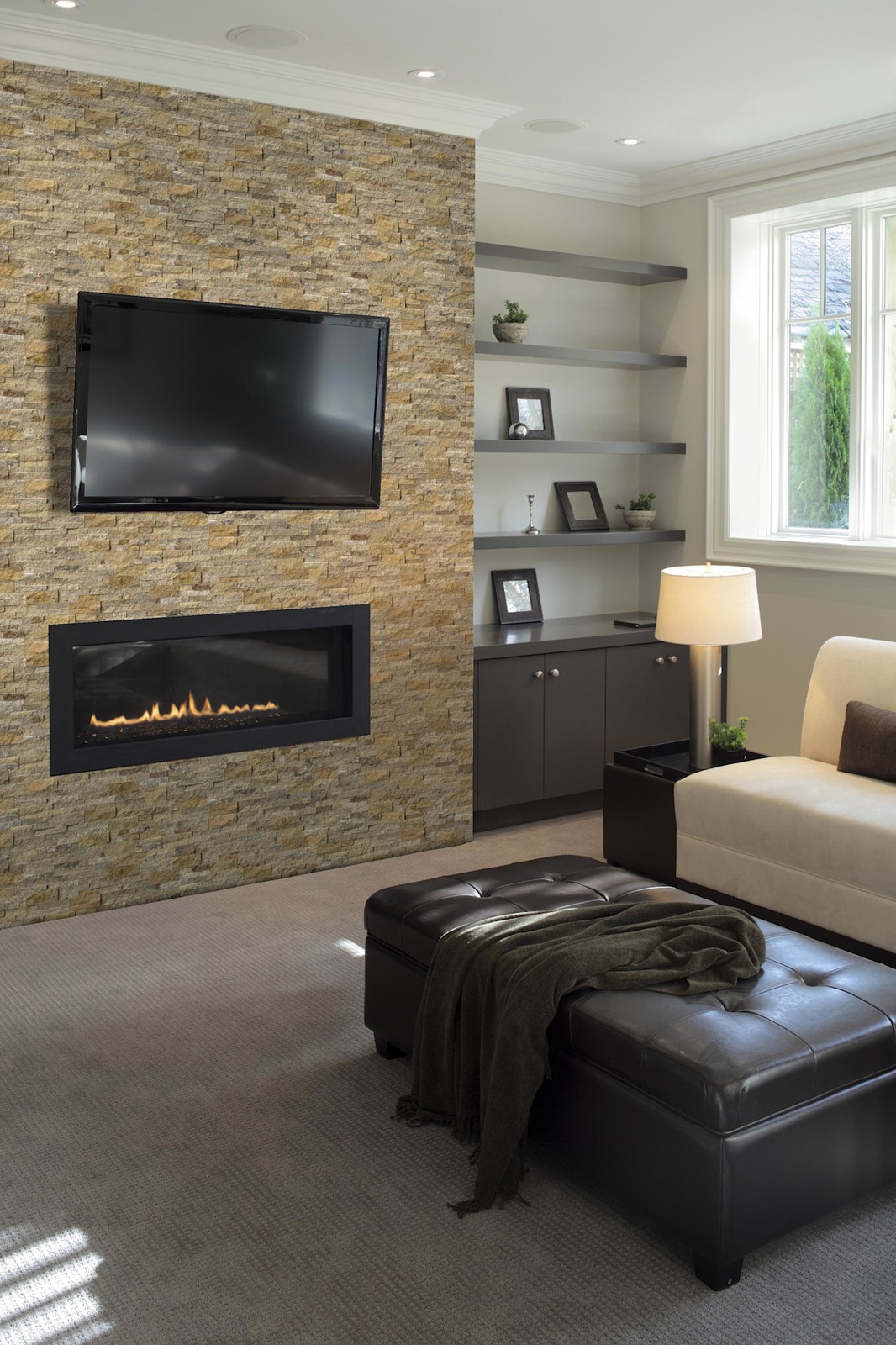 Ackland AKPLPT6X18FCR-CA 6 in. x 18 in. Splitface Travertine – Nordel Slate