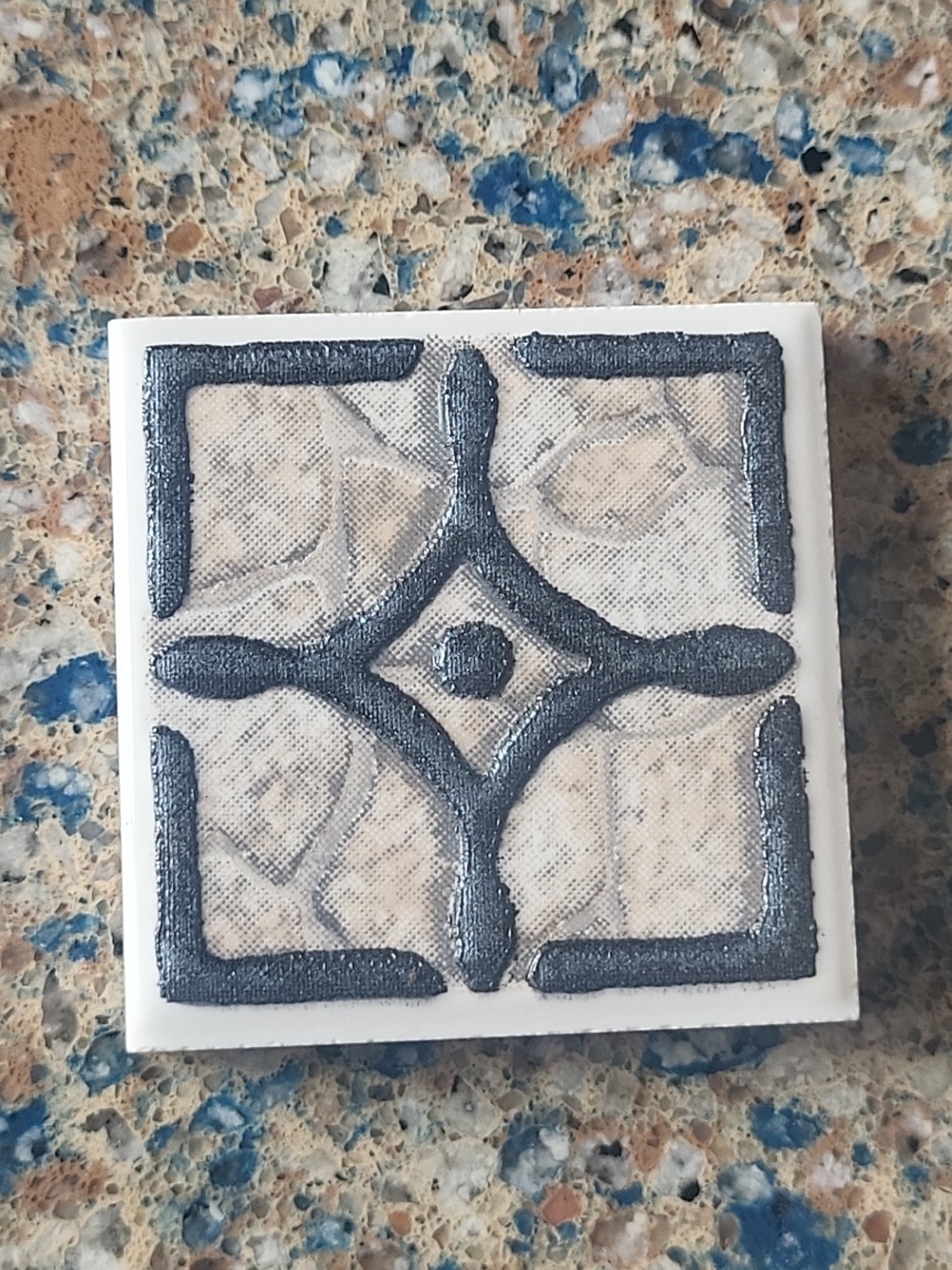 Box Of 24 Daltile Tile 2″×2″ Inserts FA31 Wrought Iron Beige 22DOTS1P Shade 5550