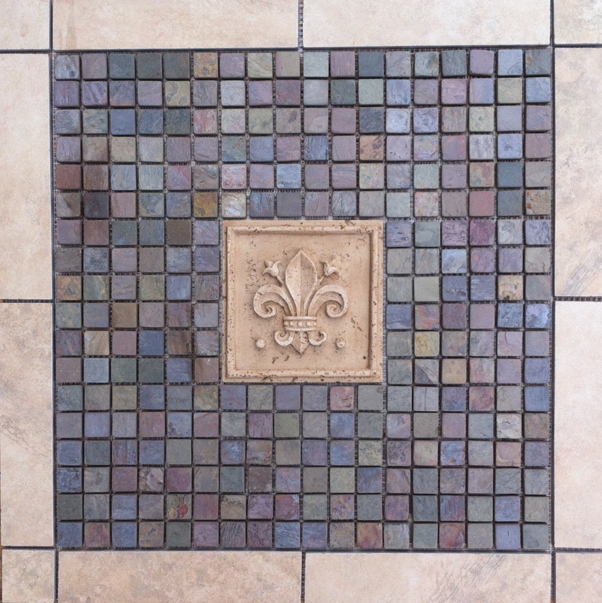 21 7/8″ X 21 7/8″ Tile & Slate Medallion – Florim Stonefire tile & accent