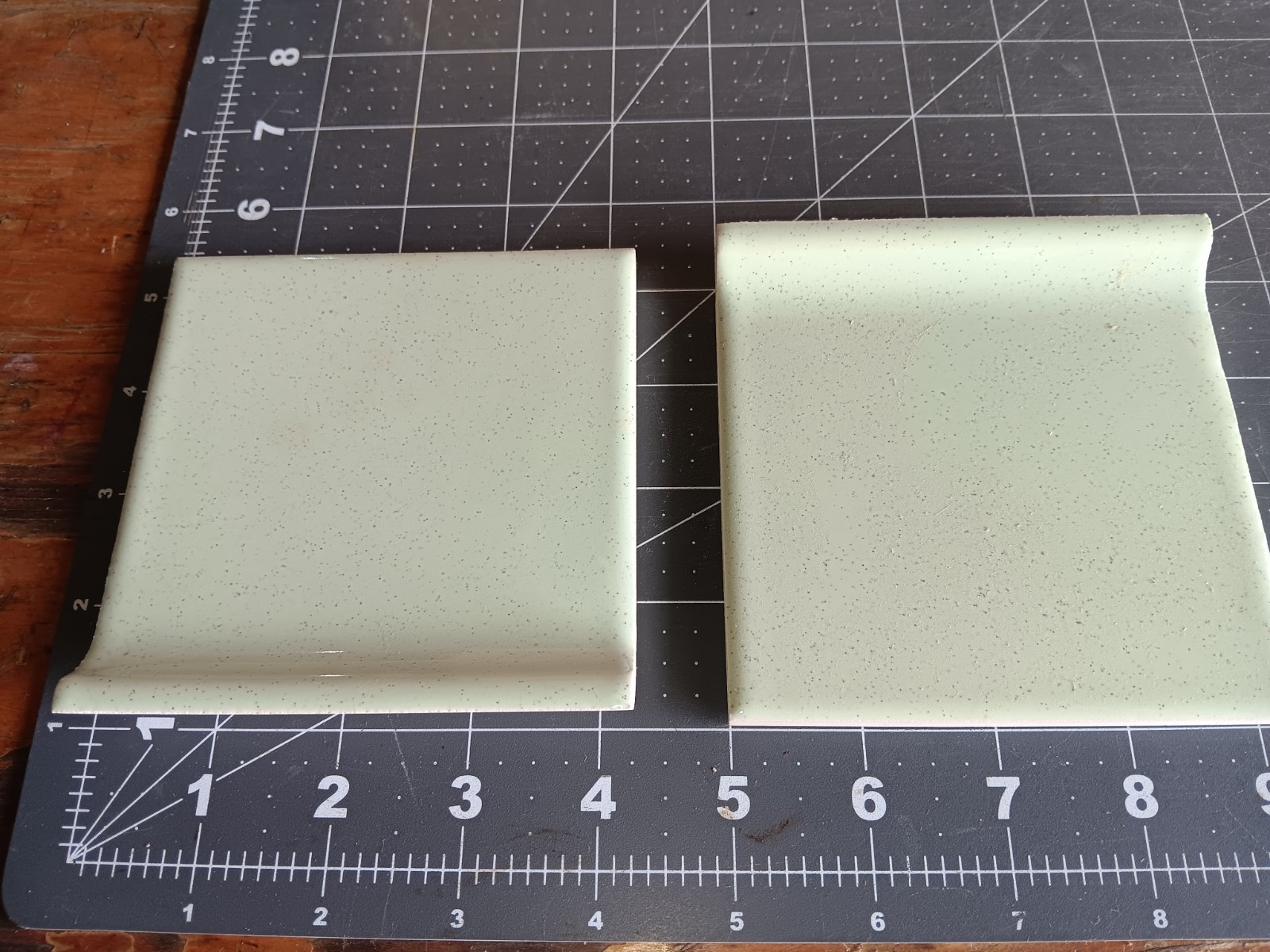 GREEN SPECKLED Antique Tile Cove Base Wall Floor 70 pieces total NEW BOX Vintage