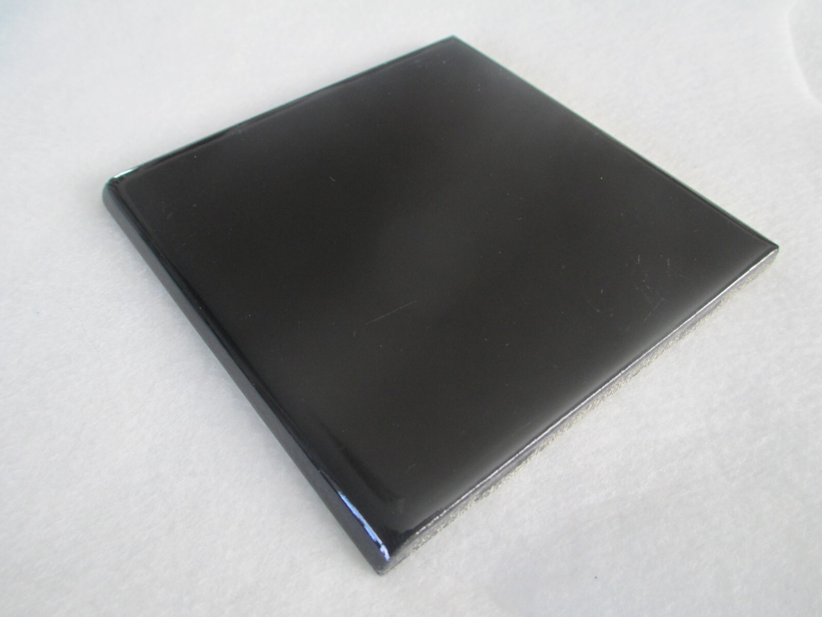 VINTAGE JET BLACK GLOSS CERAMIC BULLNOSE EDGE WALL TILE 4 1/4″ X 4 1/4″