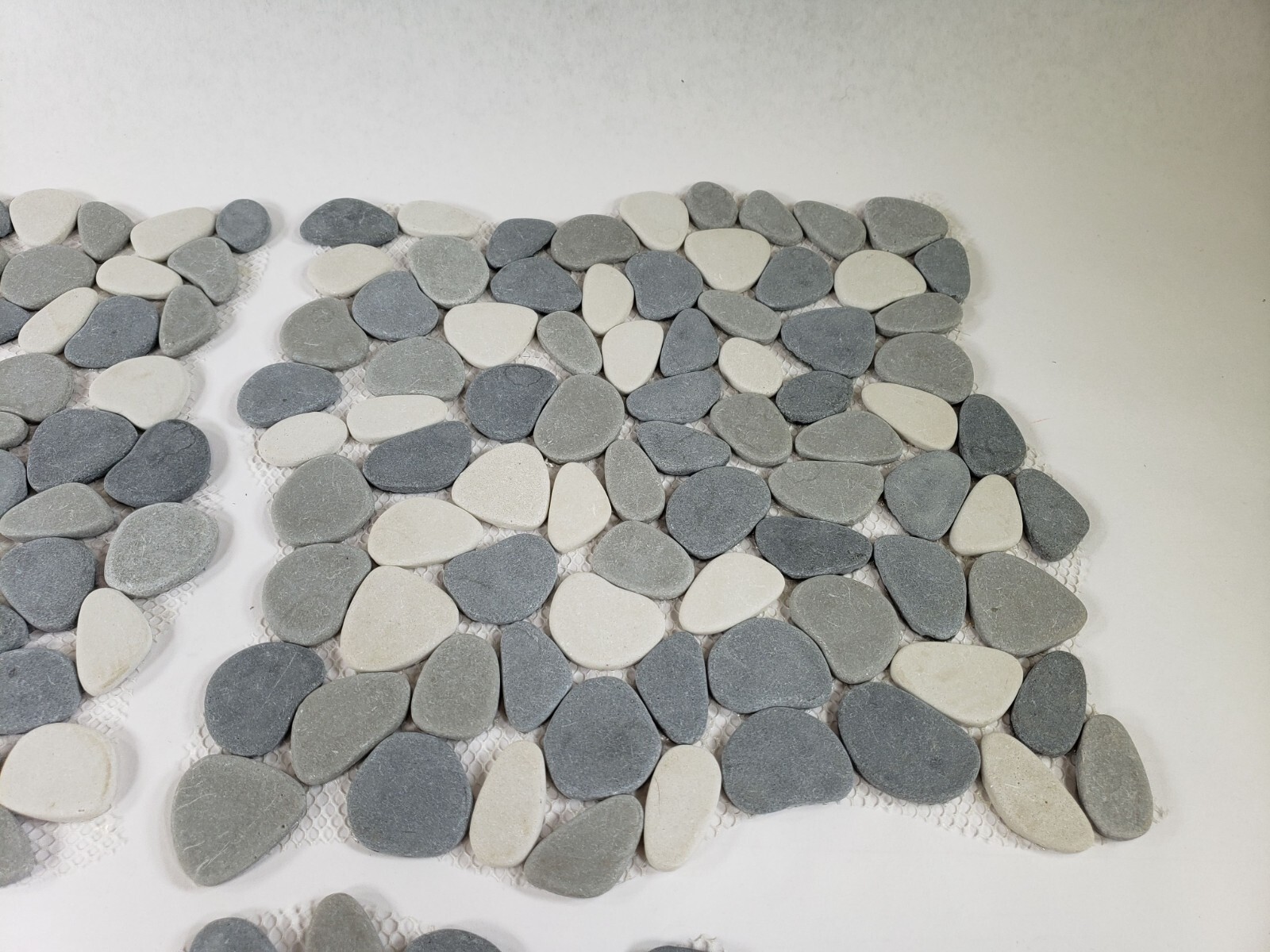 Diflart Pebble Tile for Shower Floor Java Tan & White 5 Sq.ft Pebble Backsplash