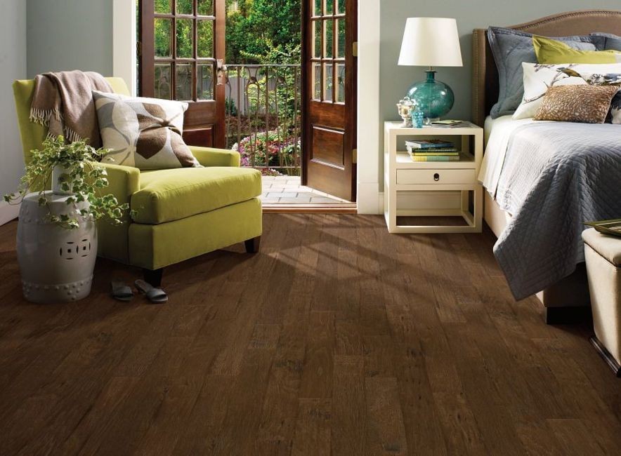 Shaw SW219 Pebble Hill 5″W Handscraped Engineered Hickory – Off White
