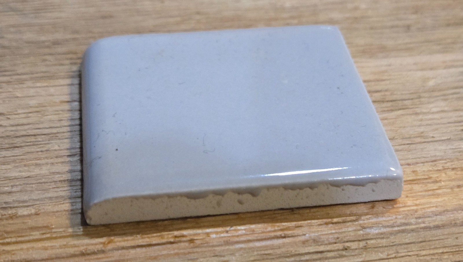 Box of 50 Gray 2″ x 6″ Ceramic Tile Bullnose Trim Edge 2″ x 6″ Glossy, As shown