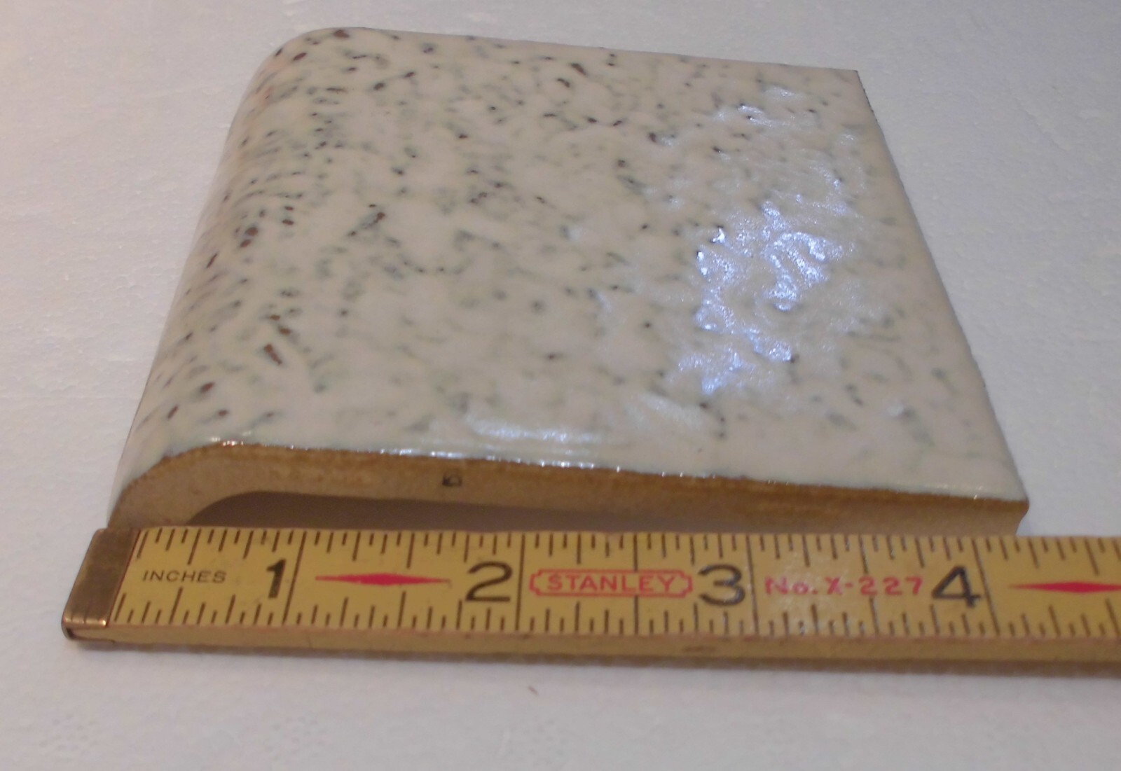 1 pc. Pearl #945: 4-1/4″ Ceramic Tile; Tuscany Glaze; by American Olean NOS