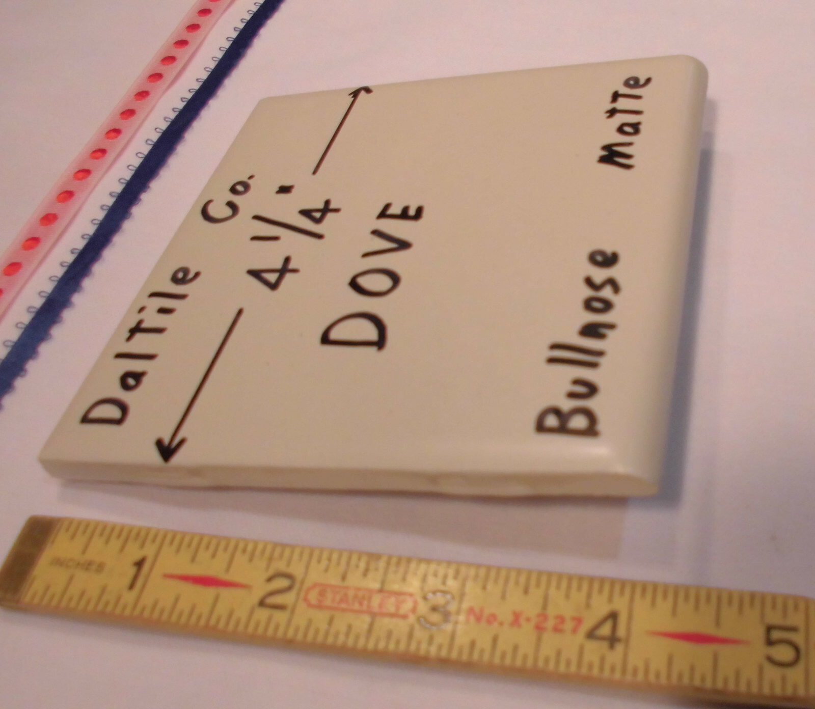 1 pc. Dove-Lite Gray; Bullnose Ceramic Tile by Daltile #D-725; 4-1/4″ Matte, New