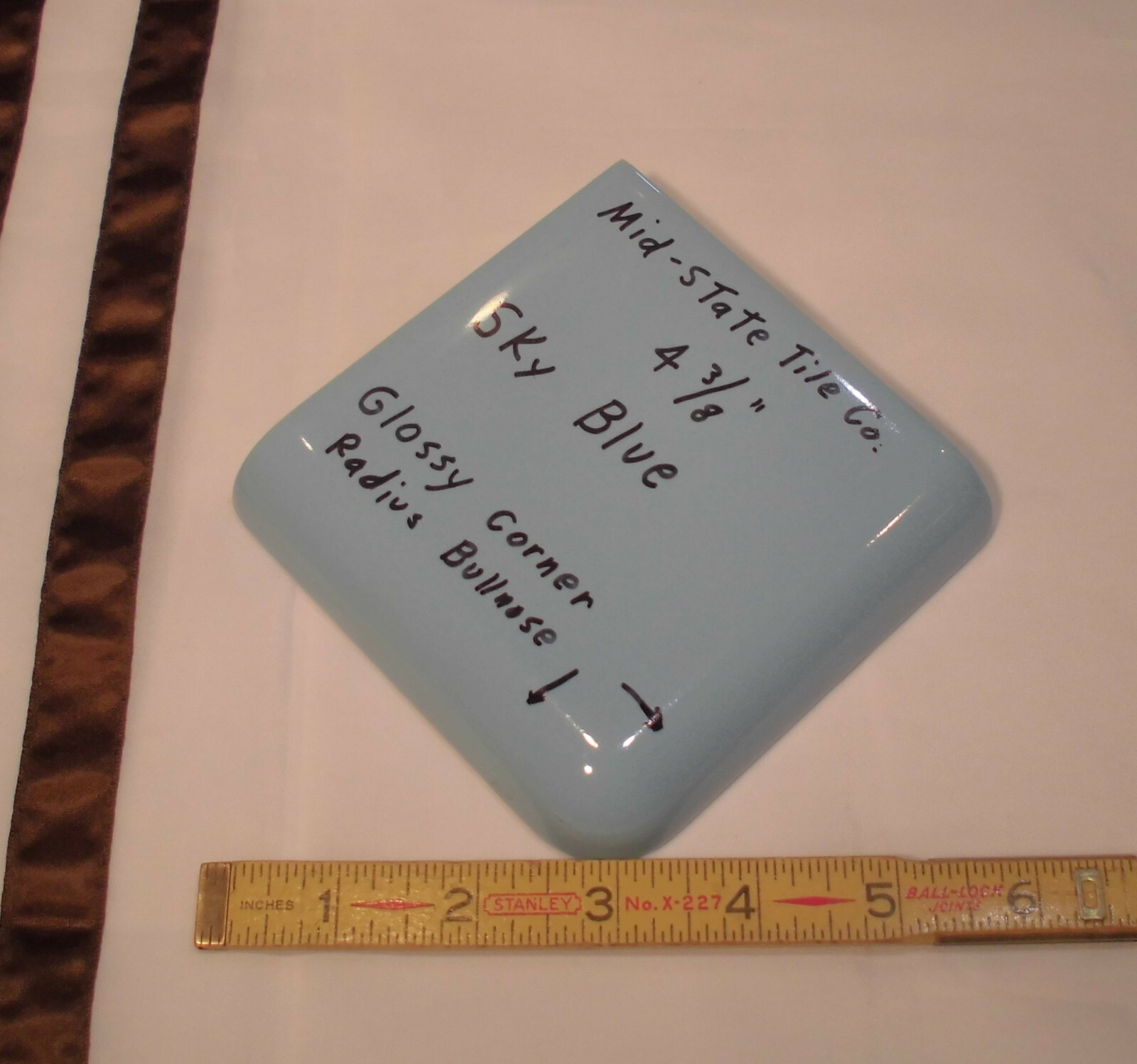 1 pc. Corner Bullnose; Sky Blue Glossy Ceramic Tile by Mid-State 4-3/8″ Mudd