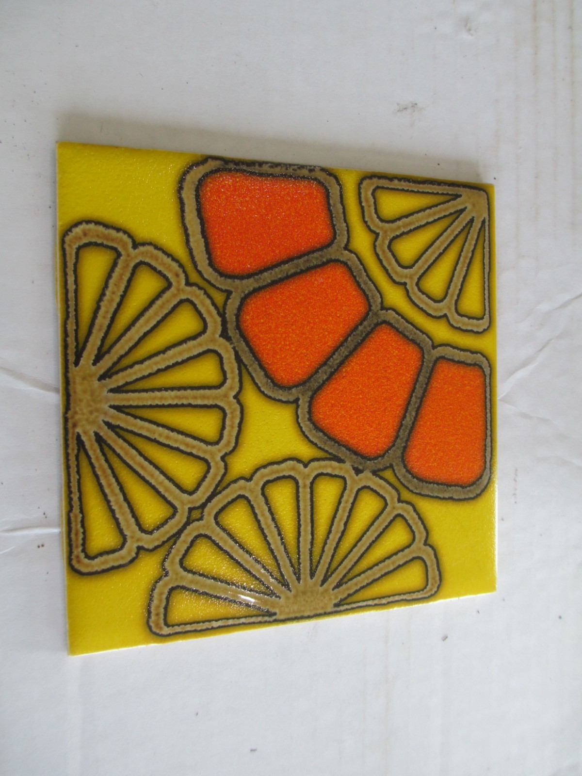 Lot of 25 – H & R Johnson “Carberra” Cristal Border Tiles 4 1/4″ C37