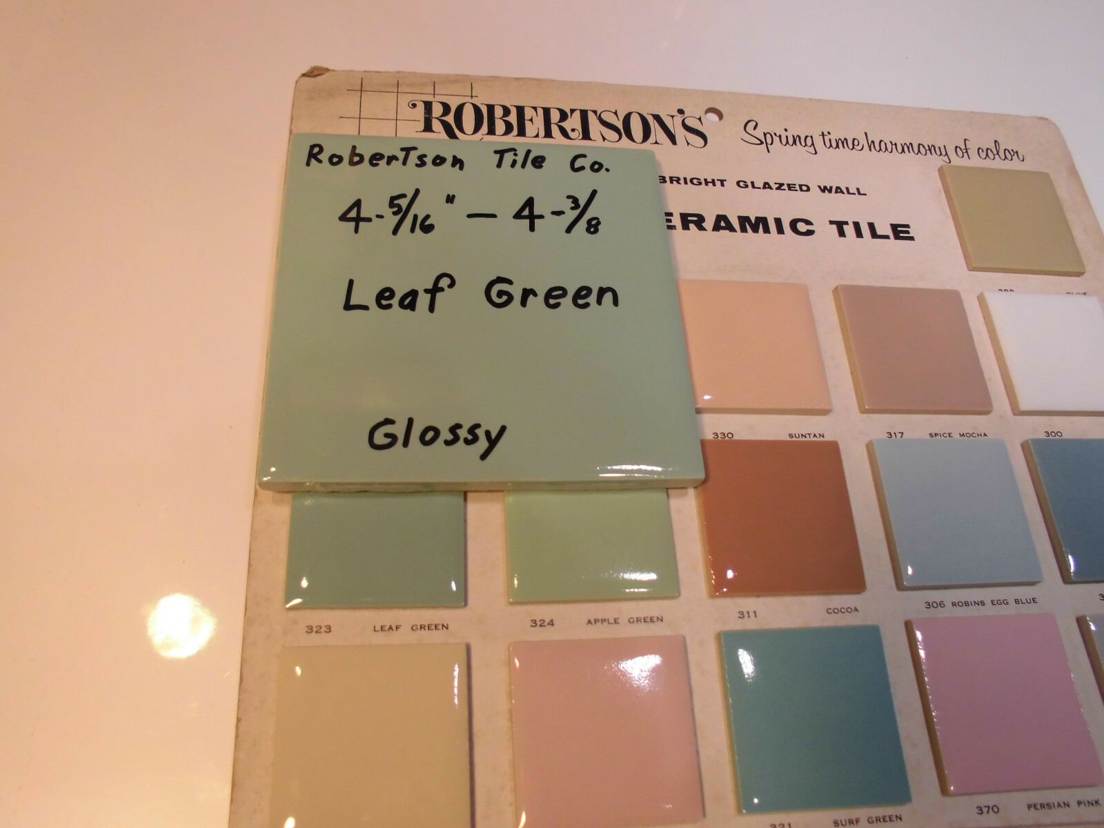 1 pc. Glossy Ceramic Tile *Leaf Green* 4-3/8″- 4-5/16″ by Robertson Co. NOS