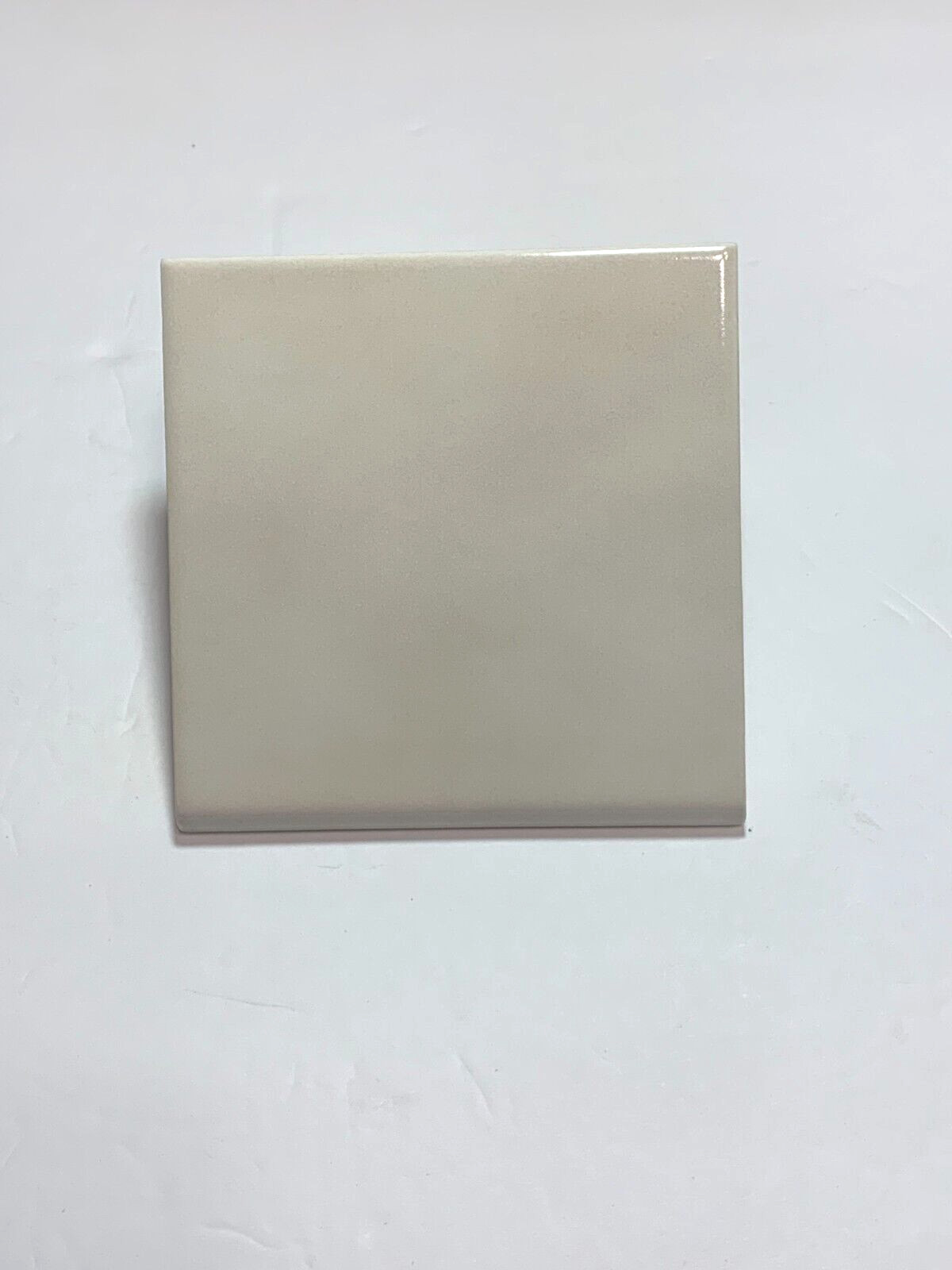 New Vintage Florida Ceramic Tile Almond 4 3/8″ x 4 3/8″ Bullnose Gloss