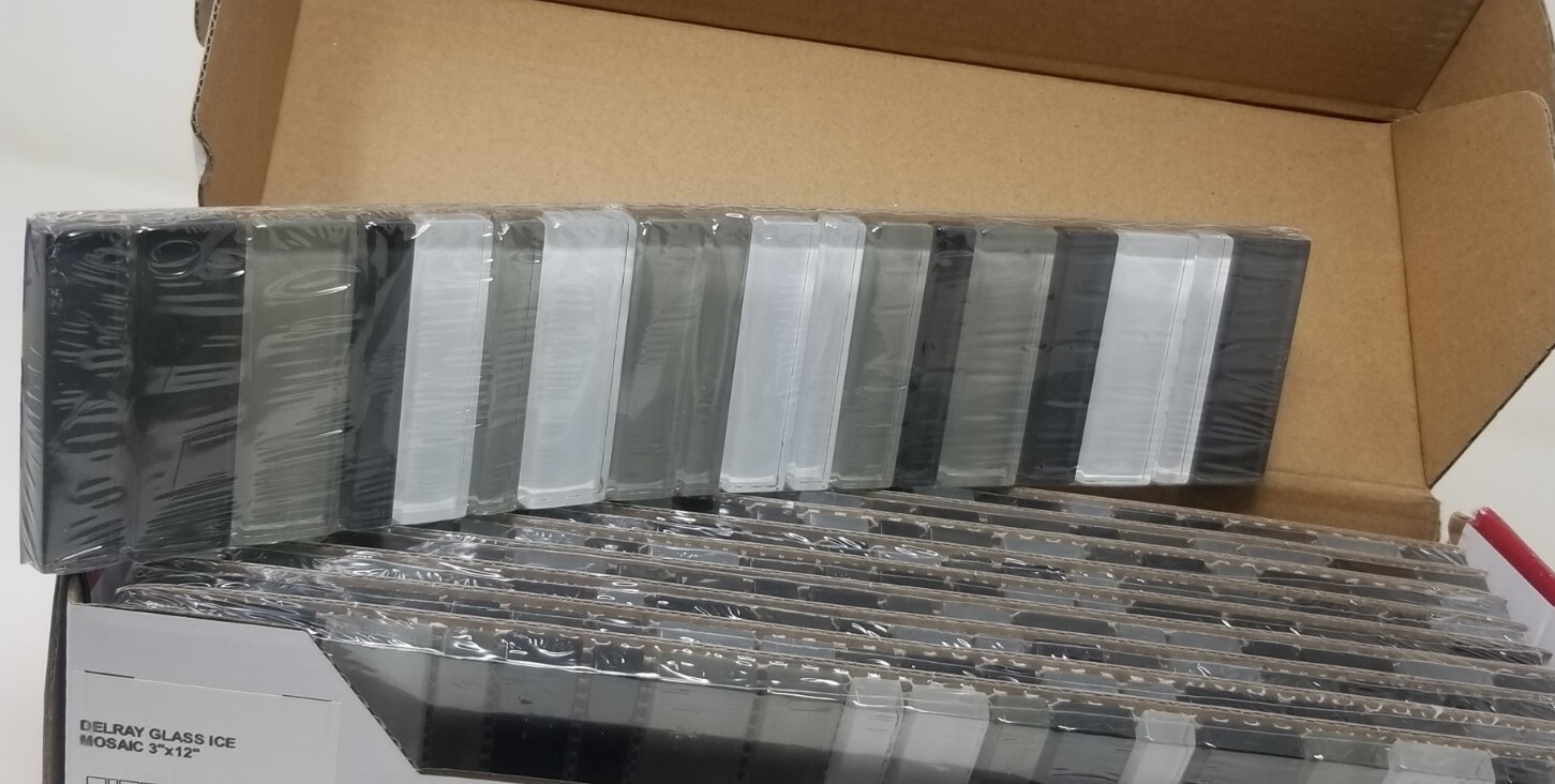 Eliane Delray Glass Ice Mosaic Tile Border 3″ x 12″ Black, Gray & White – Box 10