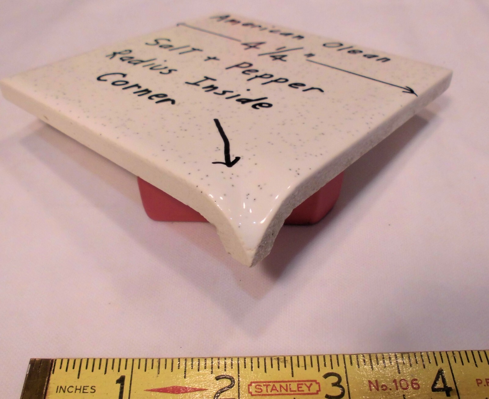 Salt & Pepper: Radius Bullnose Inside Corner Ceramic Tile: 4-1/4″ American Olean