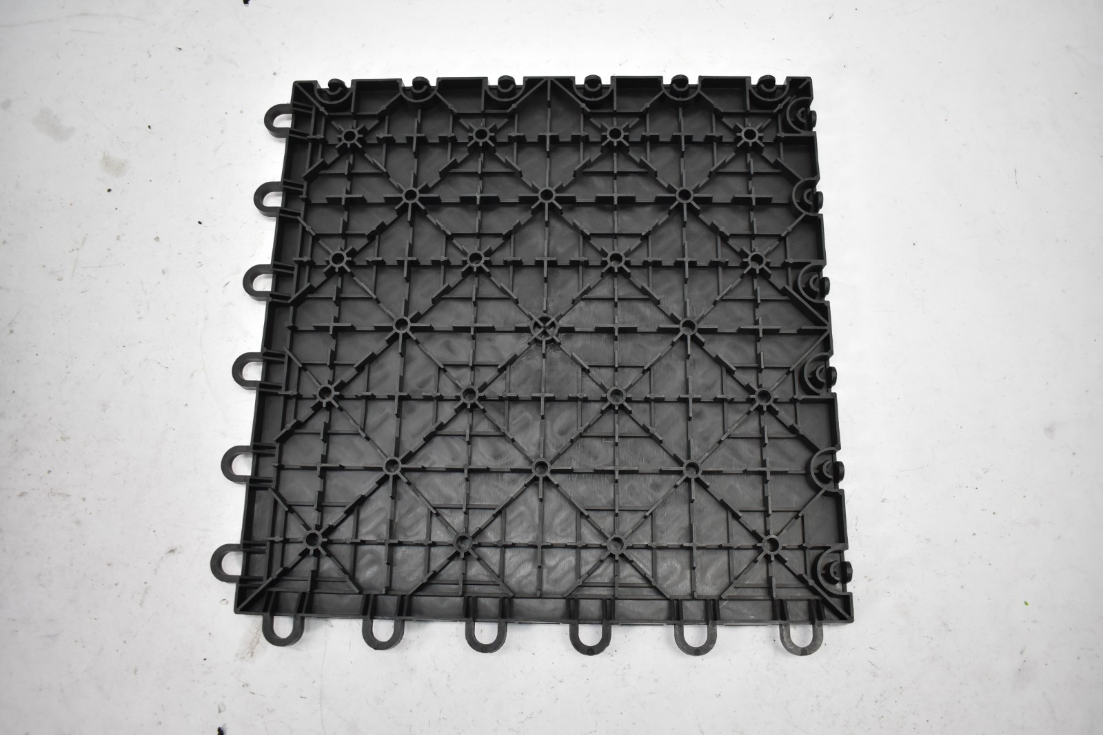Lot of 12 Interlocking Tile Pieces Black Plastic Hardshell Tools 12″ x 12″