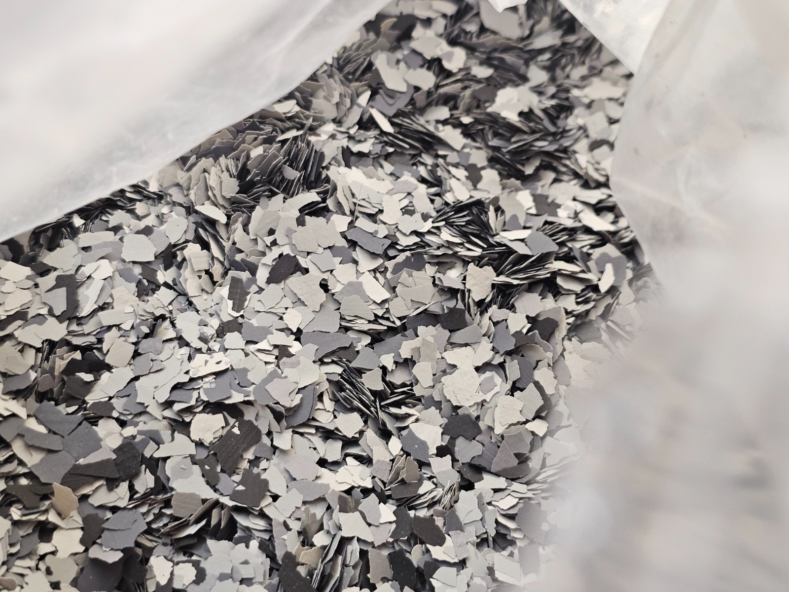 Nightfall 1/4″ Decorative Chip Flakes for Epoxy Floor Coating- 40 lbs FB-715