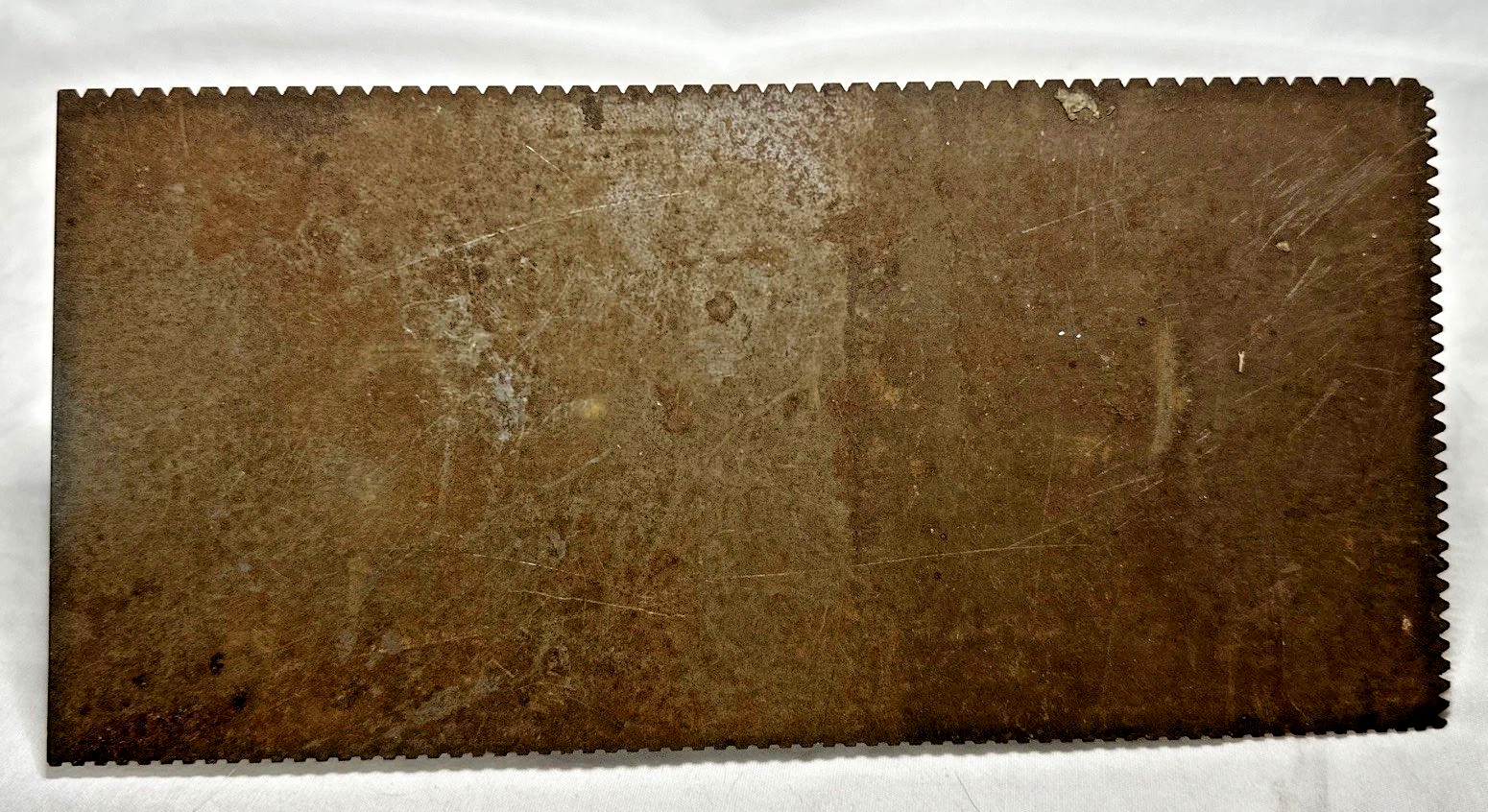 Vintage Metal Trowel 4.5″ x 9.5″ Rusty Notched Tile Spiral Handle