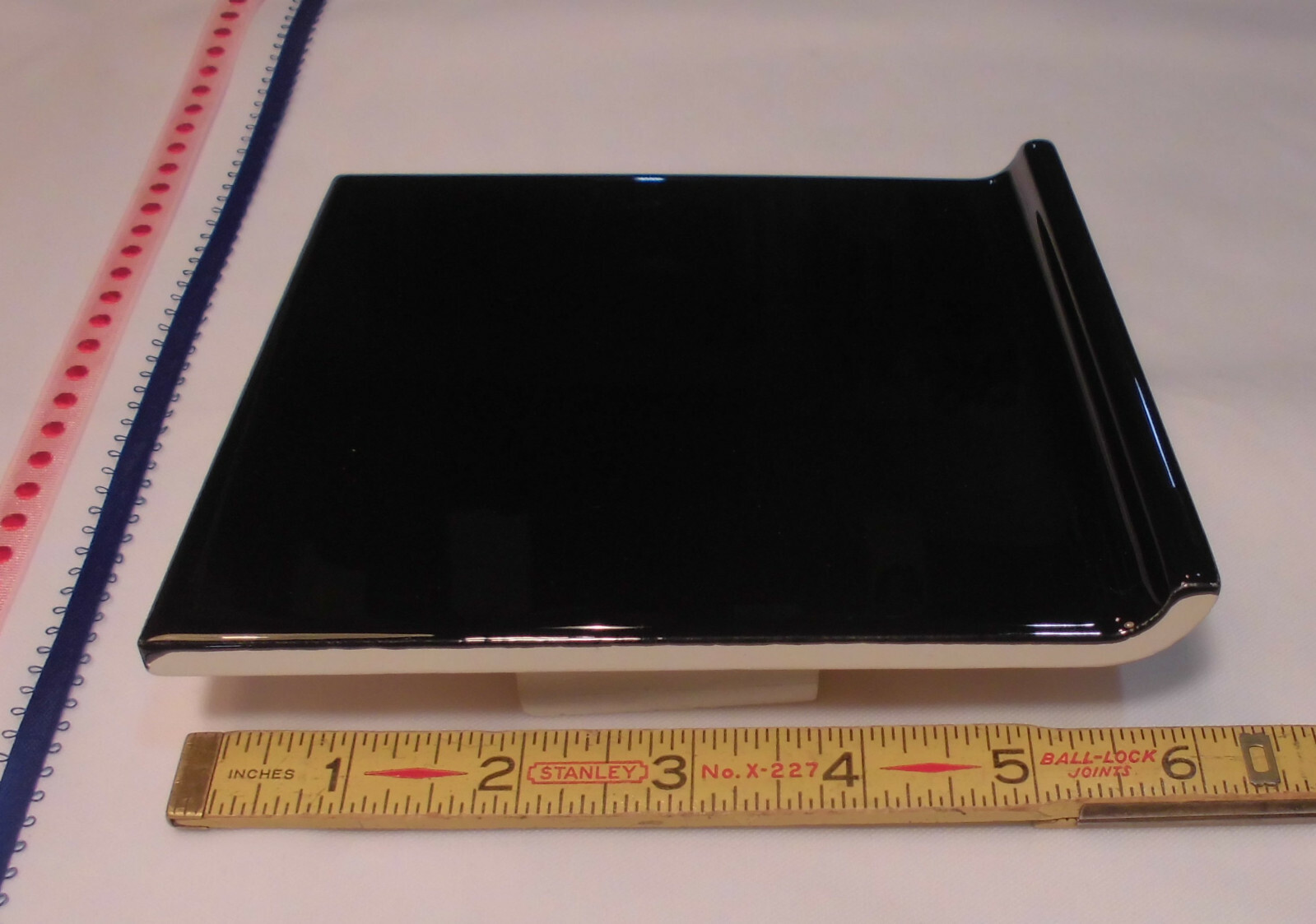 lot of 6: Glossy Black: Flat Top; base/cove Ceramic Tile: 6″ X 6″ with Defects