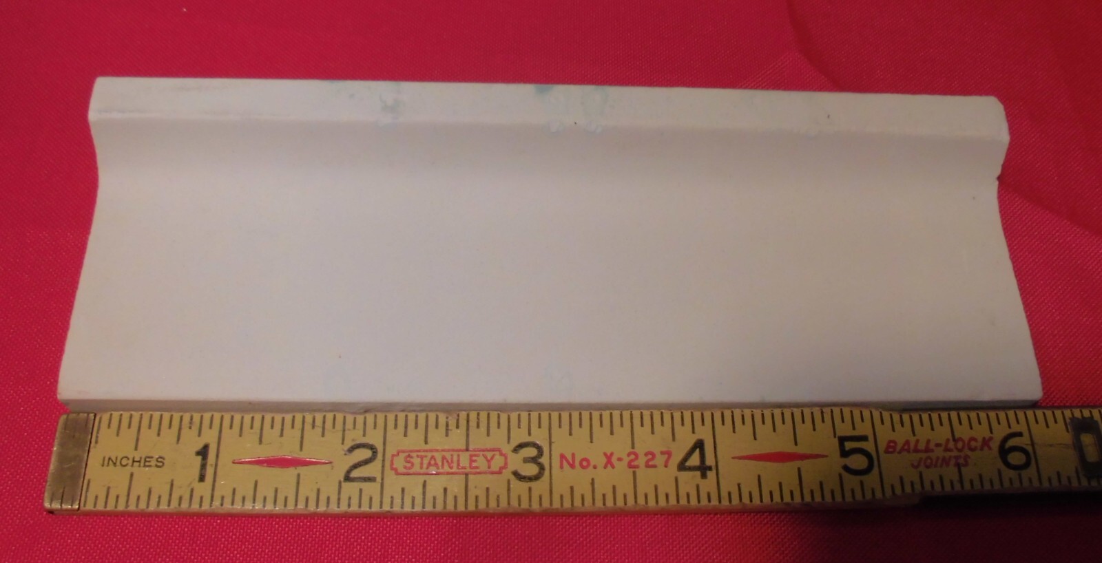 1 pc. Leaf Green: 2″ X 6-1/16″ Glossy Ceramic Radius Bullnose Tile: Mudd Caps,