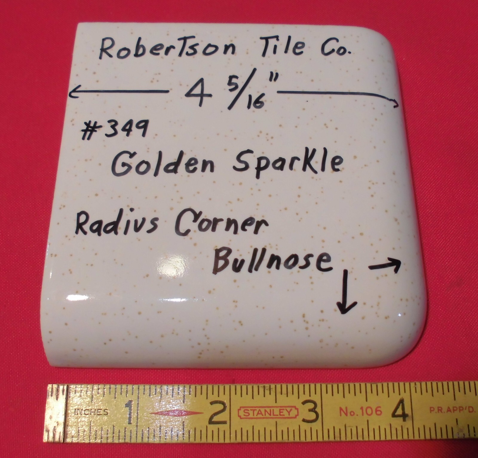 1 pc. Corner Bullnose; Golden sparkle: Glossy Ceramic Tile by Robertson 4-5/16″