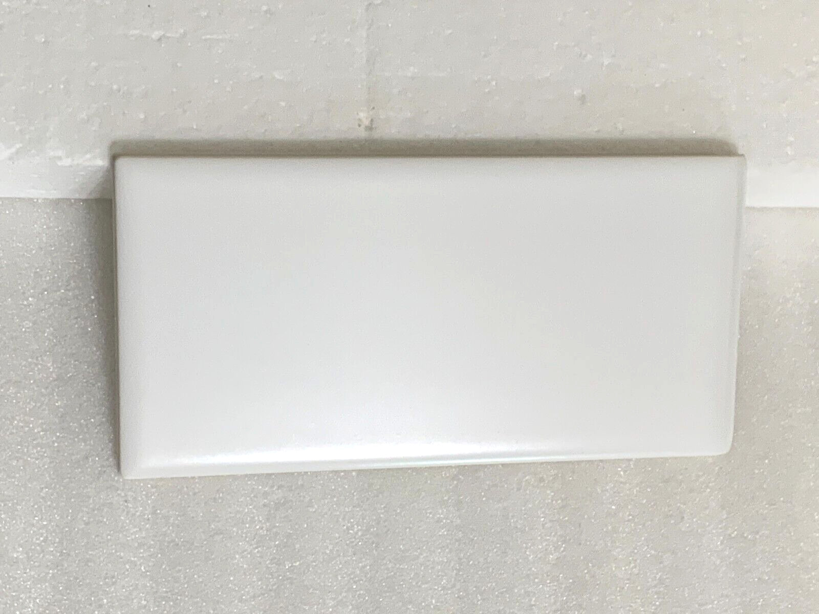 NEW AO CERAMIC TILE 3″ X 6″ DESIGNER WHITE #61 BULLNOSE MATTE * 4 * pcs