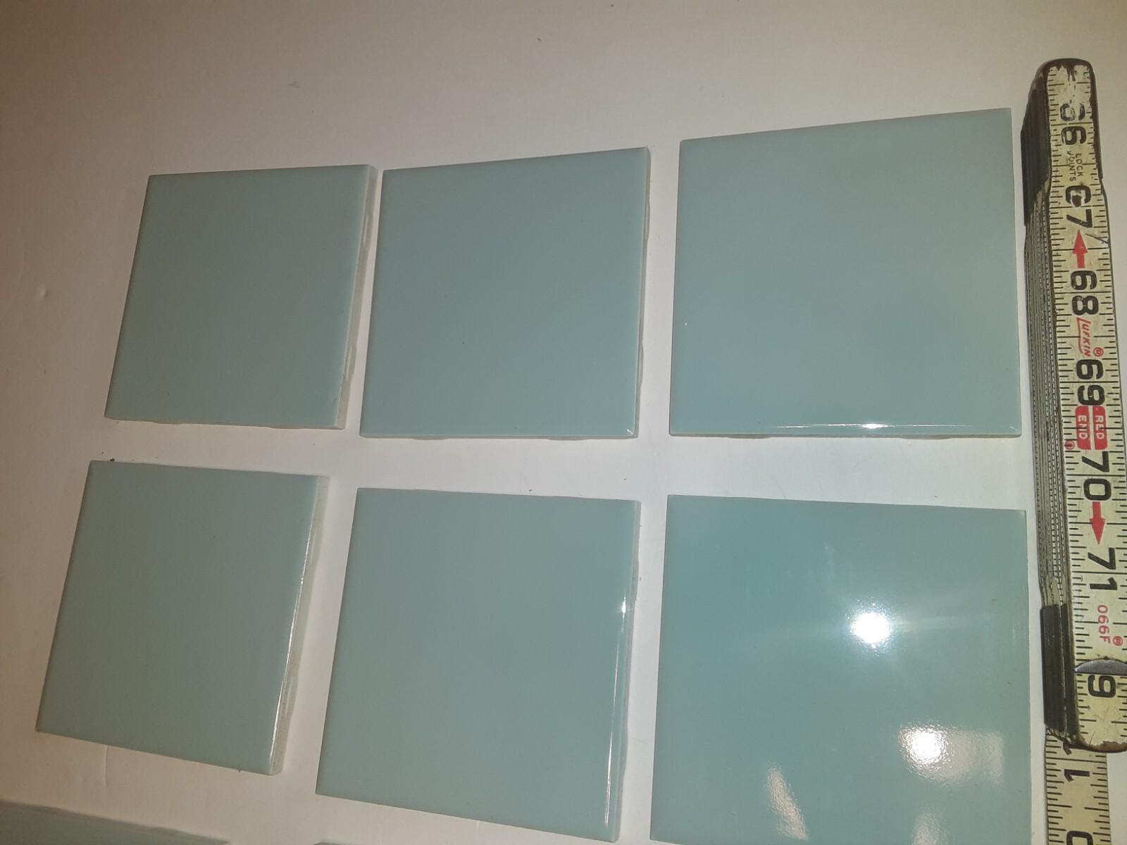 LOT OF 12 VINTAGE LIGHT GREENISH/BLUISH CERAMIC WALL TILE SQUARE 4-1/4″ X 4-1/4″