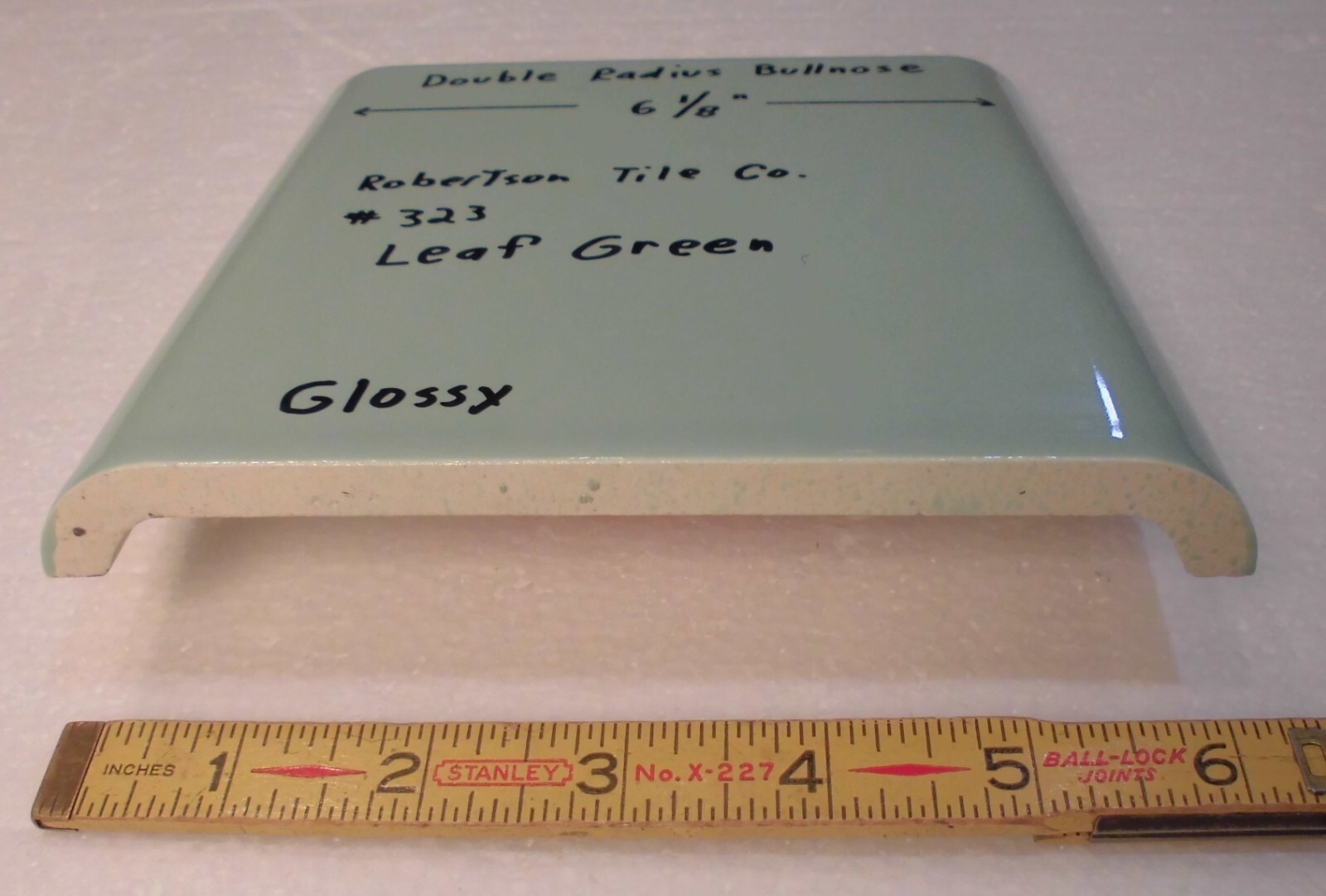 1 pc. Leaf Green 6″ x 6″ Double Radius Bullnose Glossy Ceramic Tile: NOS