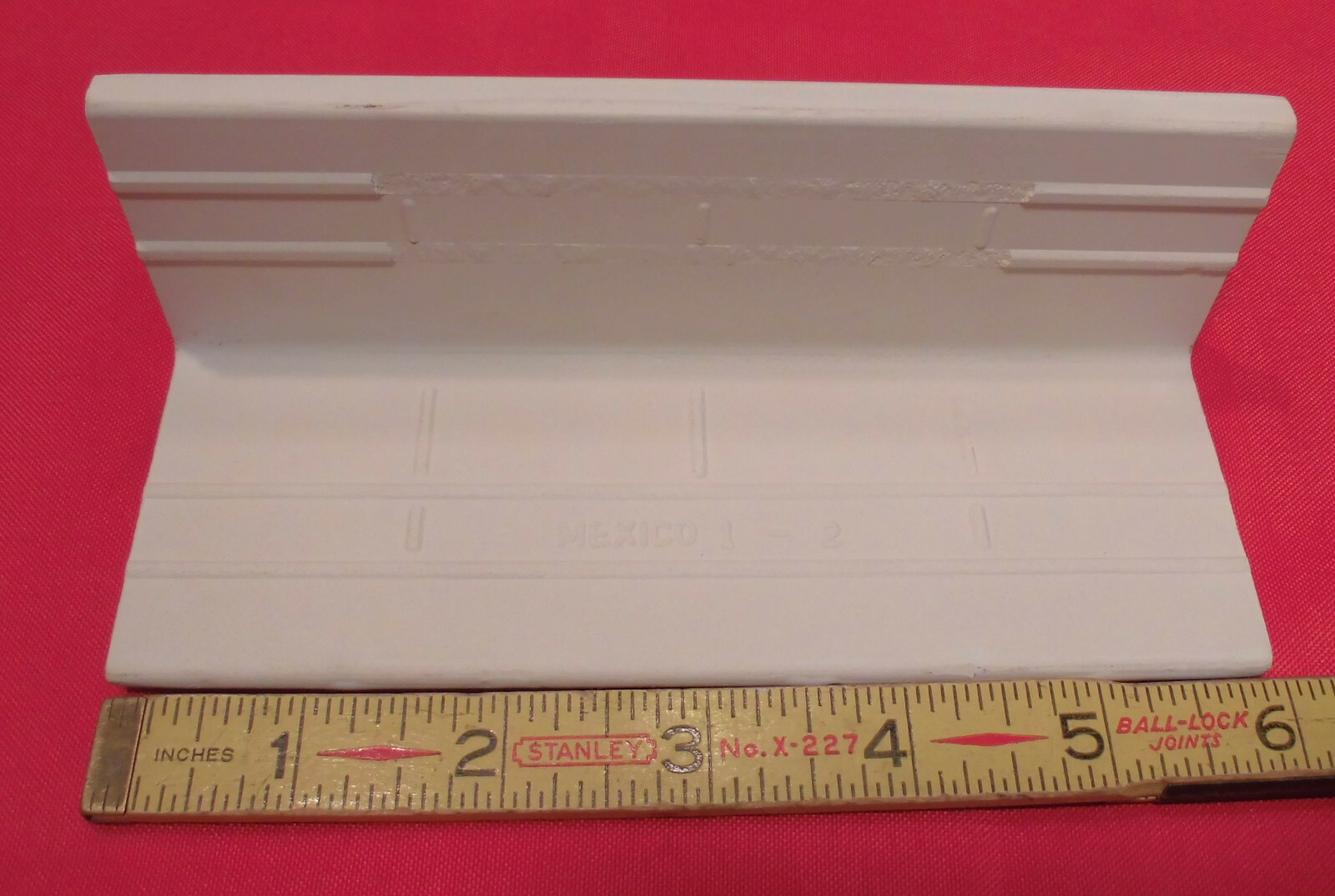 1 pc. *Bright Glossy White* V Cap Ceramic Trim Tile: Counter Top Edging, New