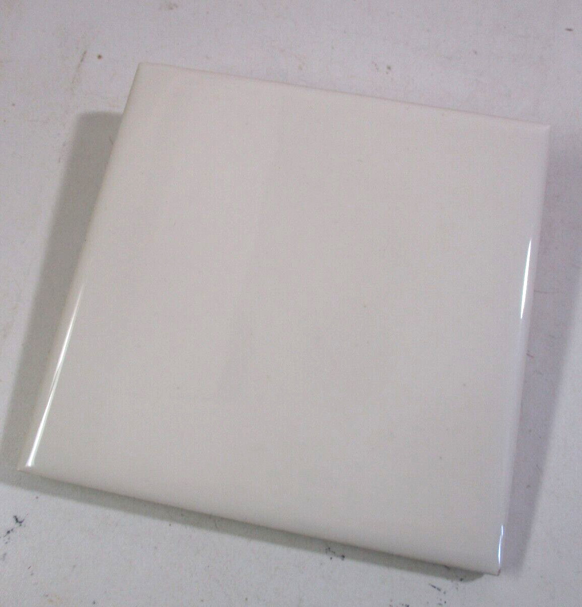 1 Tile Mosaic USA 4-3/8″ Gloss Cream Off White Ceramic Wall 1950s Retro Vintage
