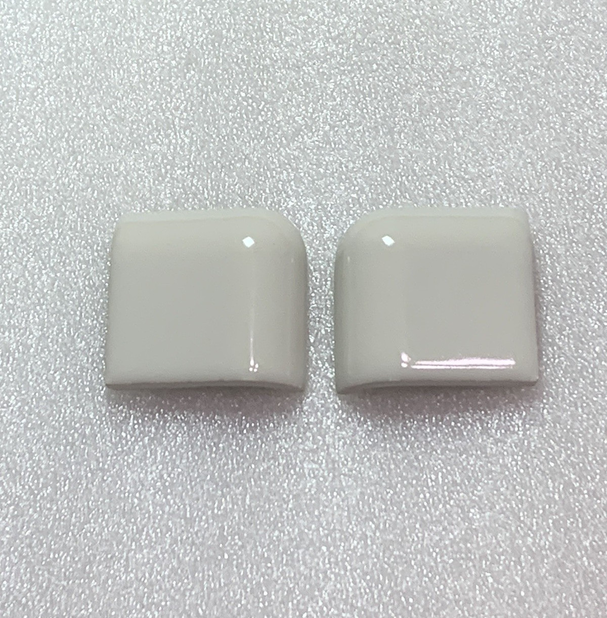 New US Ceramic Co U-O78 Bone 2″ x 2″ Radius Bullnose Corner Gloss *2pcs*