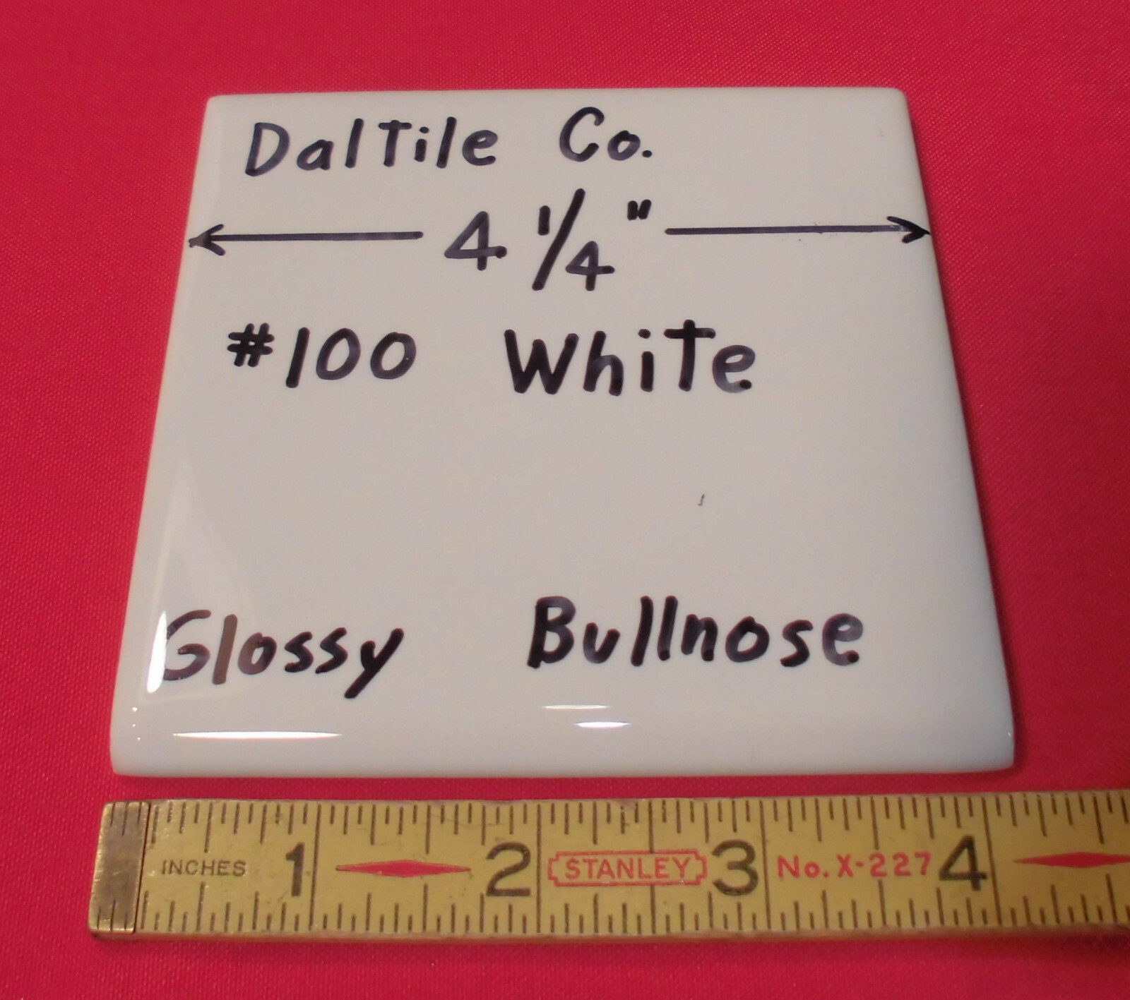 1 pc. White #100 by Daltile Co. 4-1/4″ Ceramic Surface Bullnose Tile; New Flat