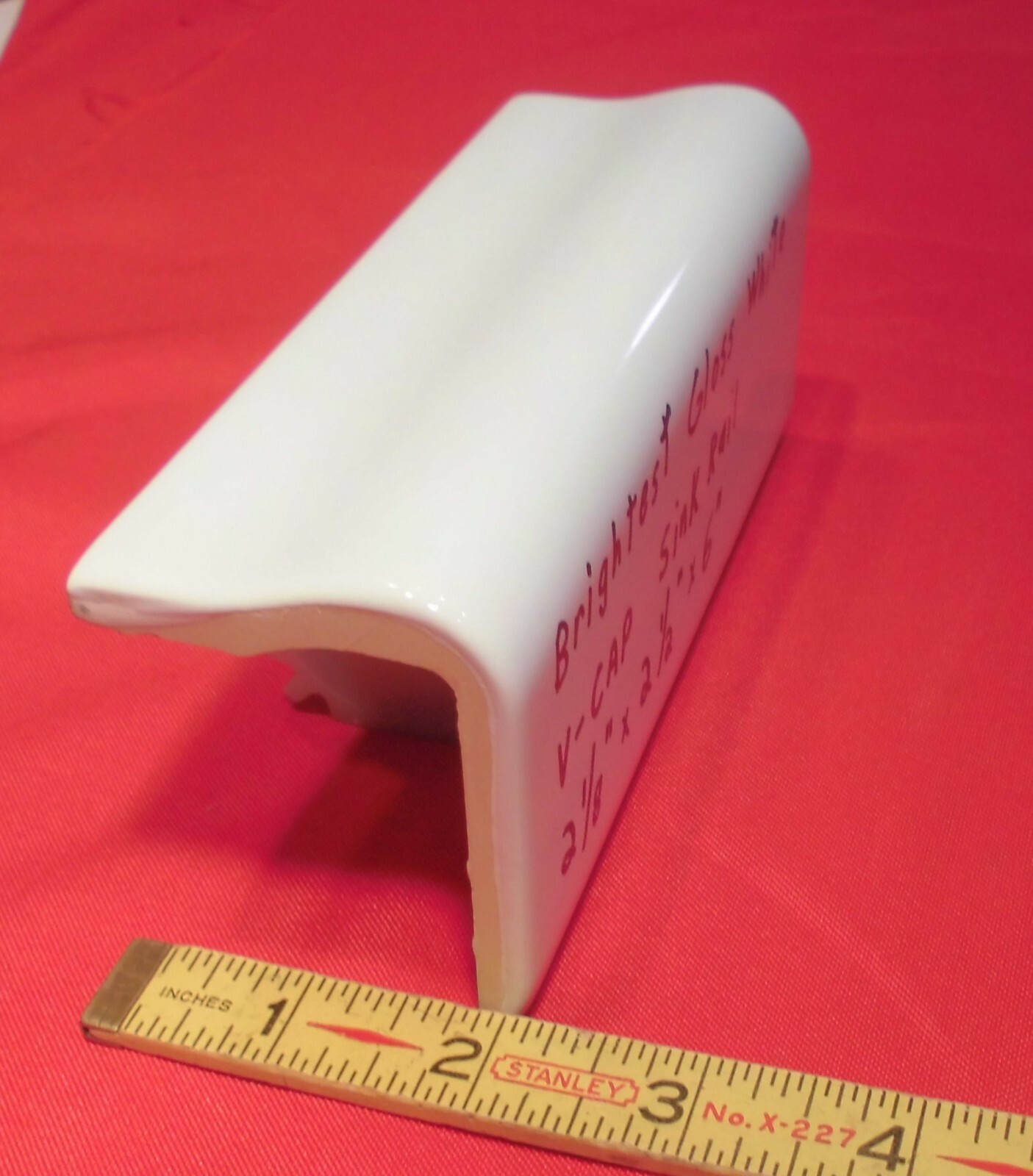 1 pc. “Brightest Gloss White” V Cap; Ceramic Trim Tile; Counter Top Edging: NEW