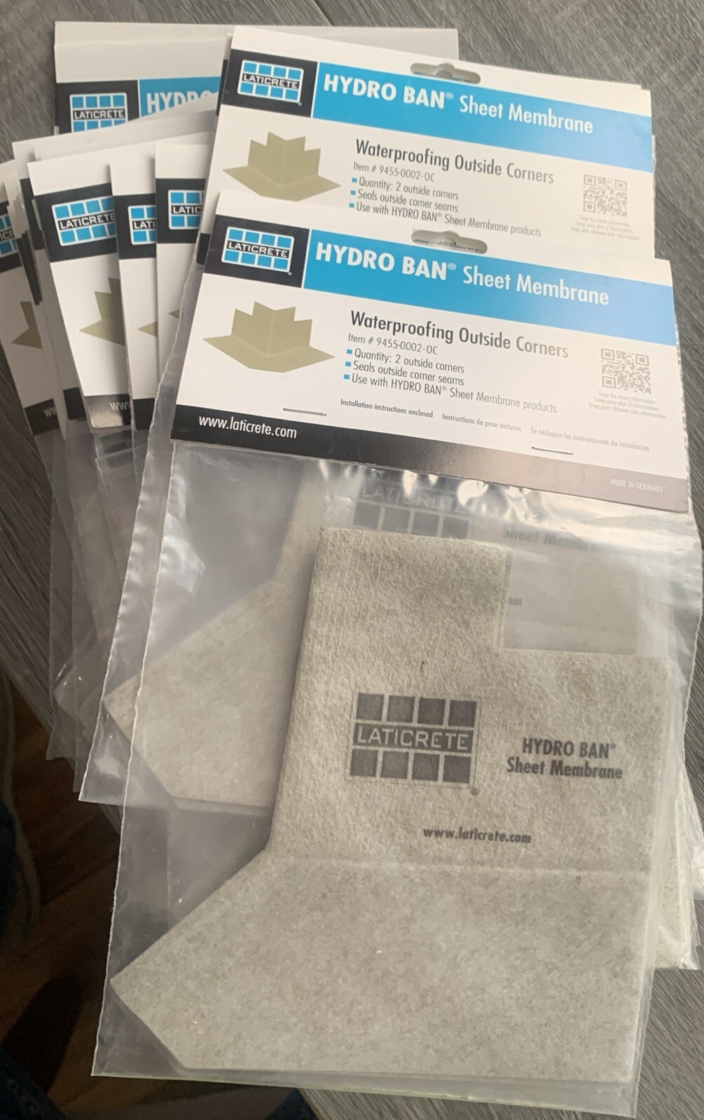 Laticrete Hydro Ban Sheet Membrane Outside Corners (Quantity – 2 Per Pack)