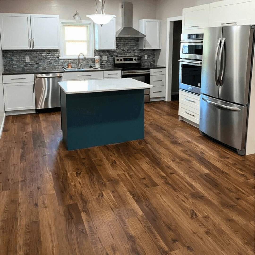 VINYL PLANK FLOORING CLICK . 5MM X 20MIL . LIFETIME WARRANTY-PECAN. 24 SQFT/BOX