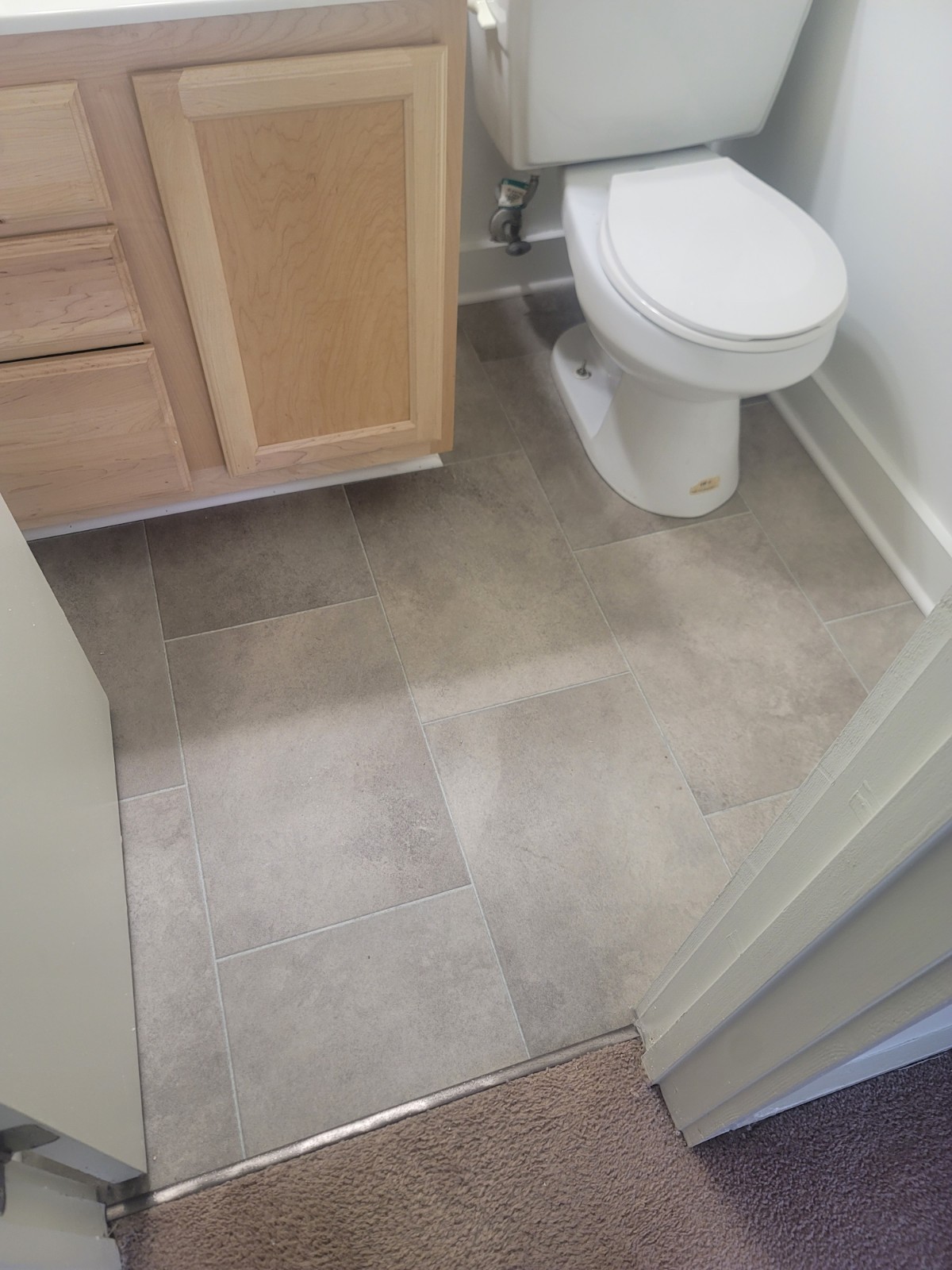 Vinyl Flooring Roll Waterproof 6×6 feet Perfect for bathrooms laundry