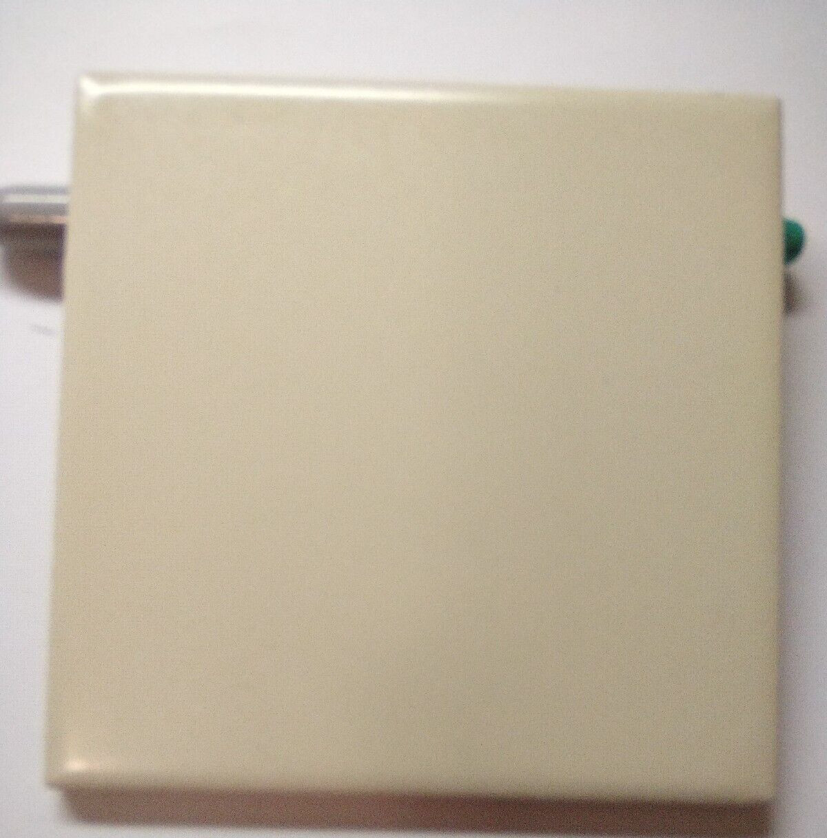 1 Wall Tile US Ceramic USA 4-1/4″ Square Satin Very Pale Eggshell Yellow Vintage