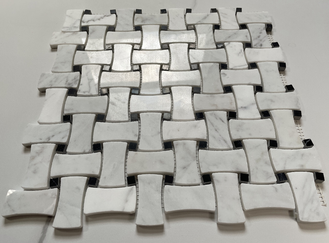C671XP White Carrara Venato Marble Dog Bone Basketweave Mosaic Tile Polished
