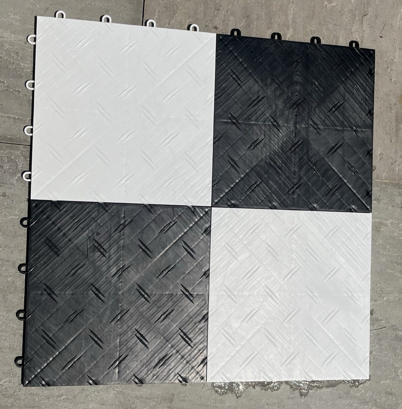 Garage Flooring Interlocking Mat Tiles 30 Black and 30 White 12″x12″ 60 sq. feet
