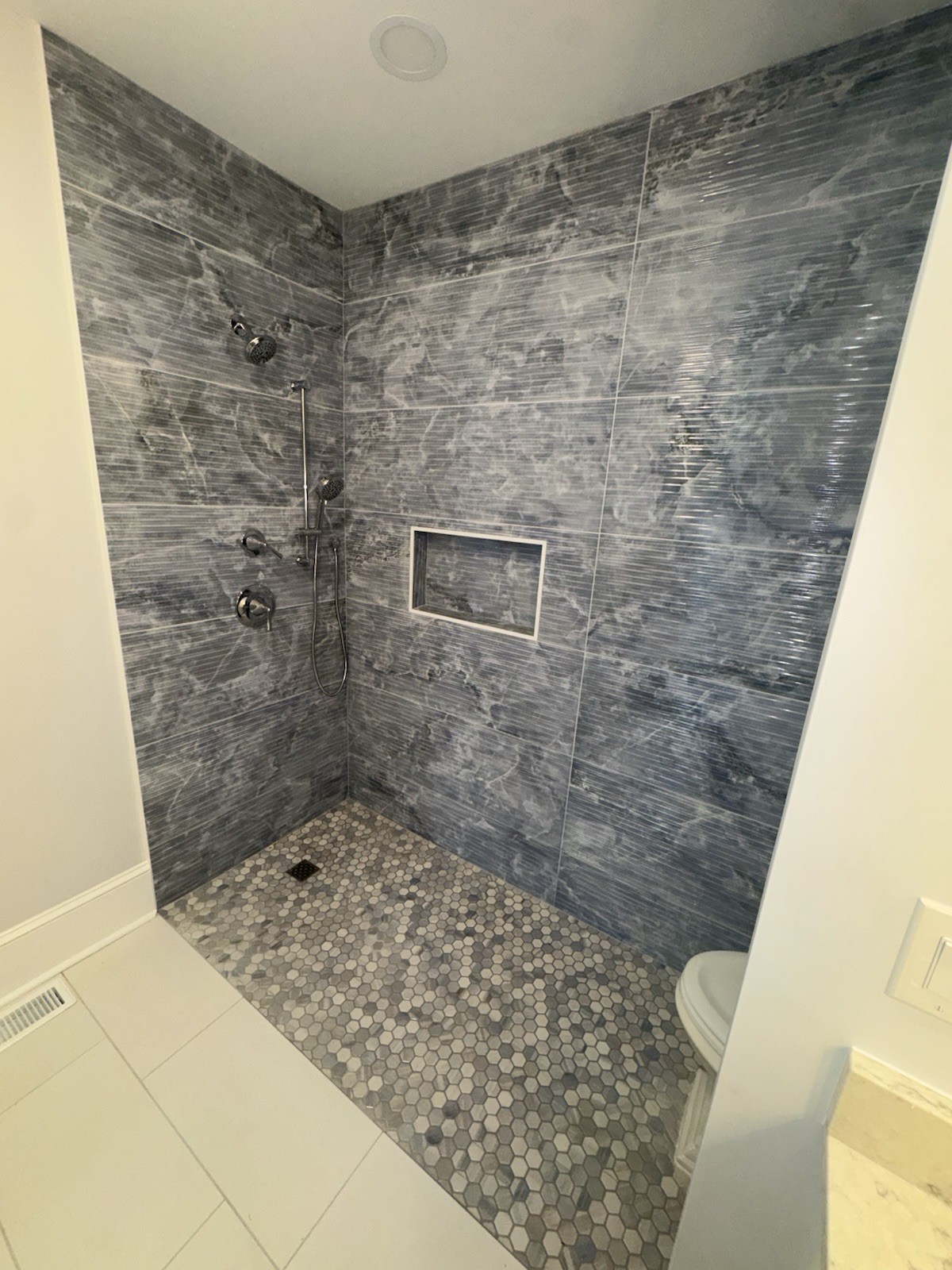 Blue Wavy Textured Glossy Ceramic Wall Tile for Bathroom
